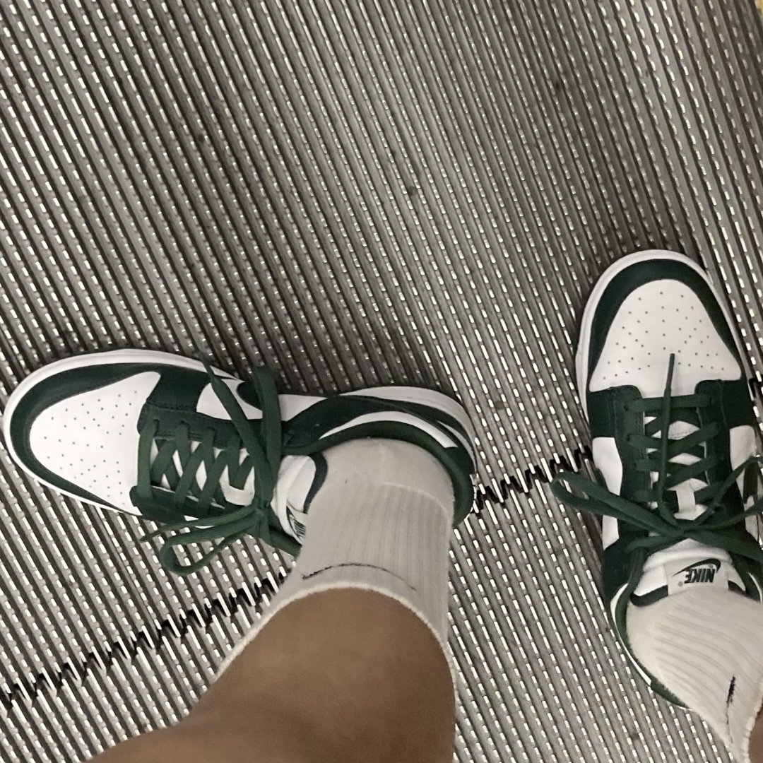 Nike Dunk Low Retro Varsity Green 착용 스타일