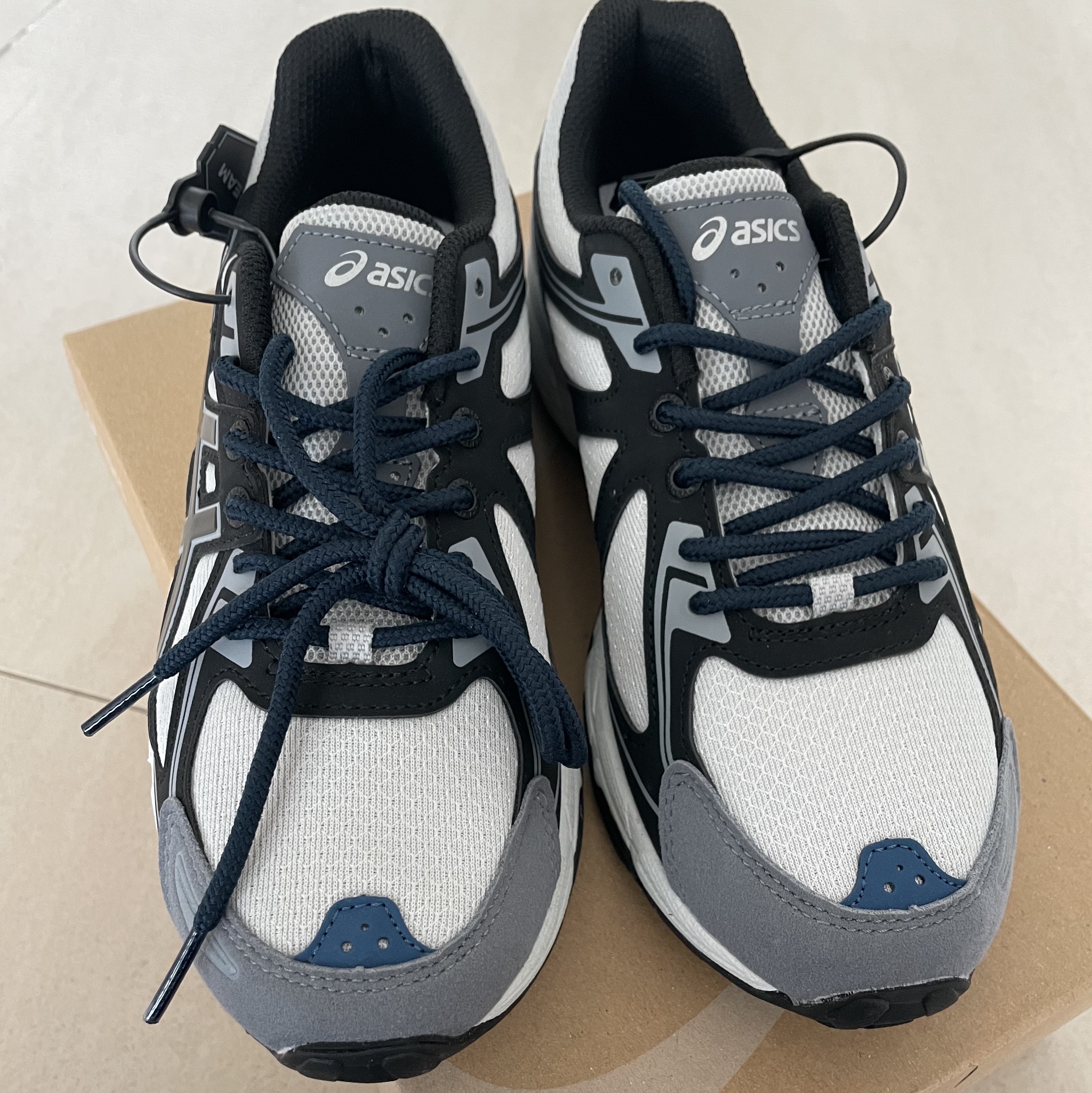 Asics Gel-Venture 6 SPS Glacier Grey 착용 스타일 - 2