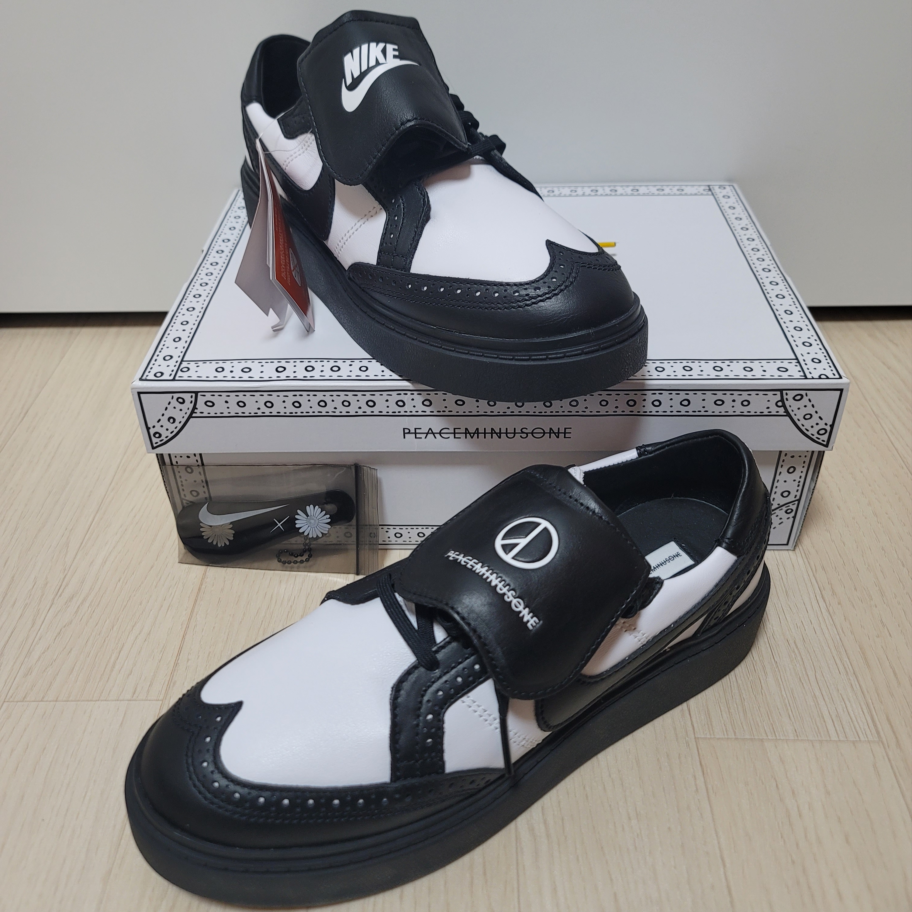 Nike x Peaceminusone Kwondo1 Black and White 착용 스타일