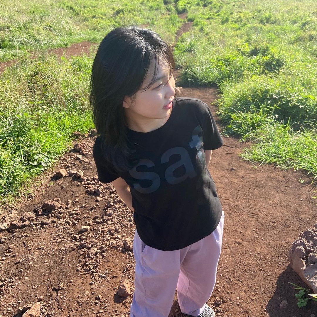 [KREAM 단독] Safarispot 1/2 Basic Safari T-Shirt Black 착용 스타일 - 2