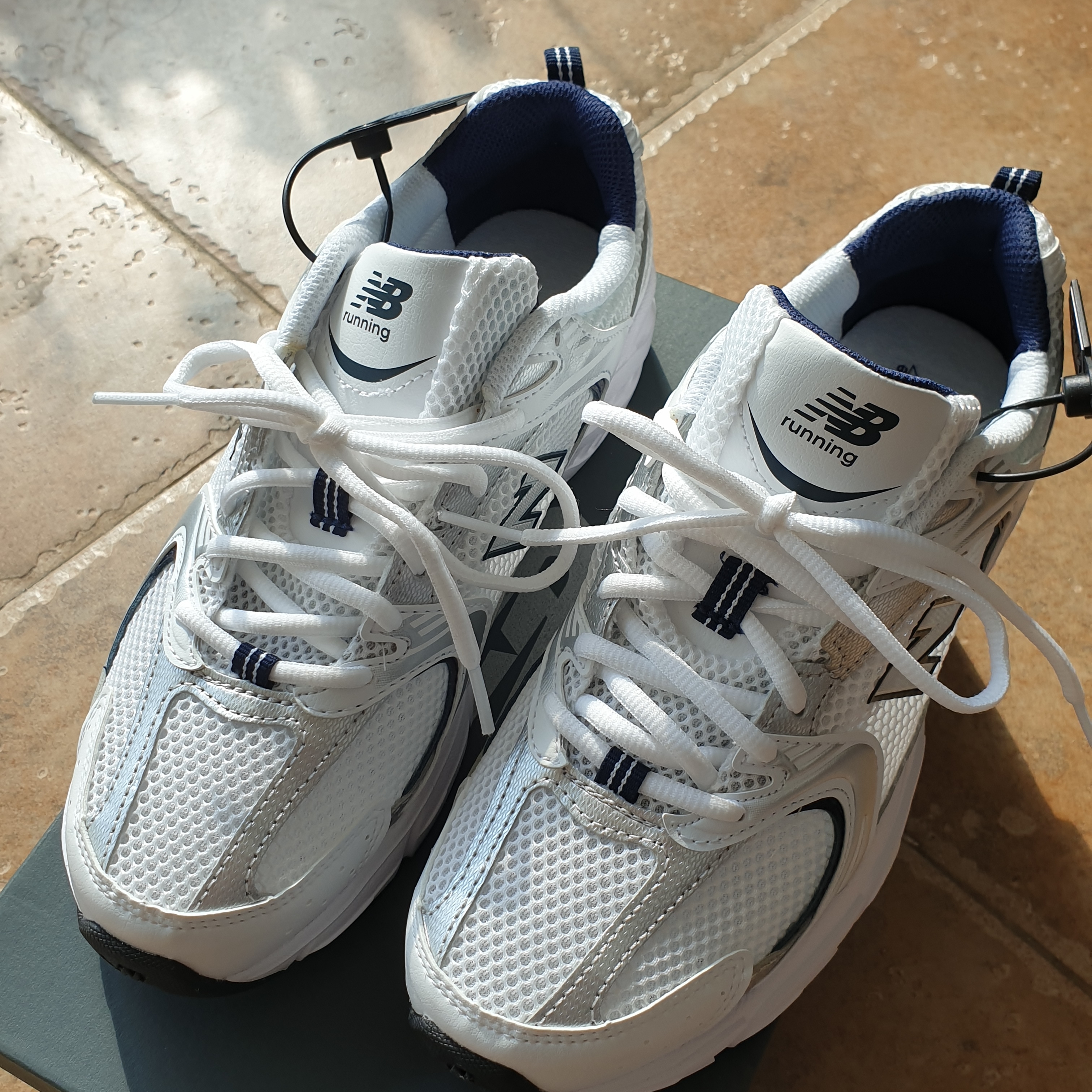 New Balance 530 White 착용 스타일 - 2