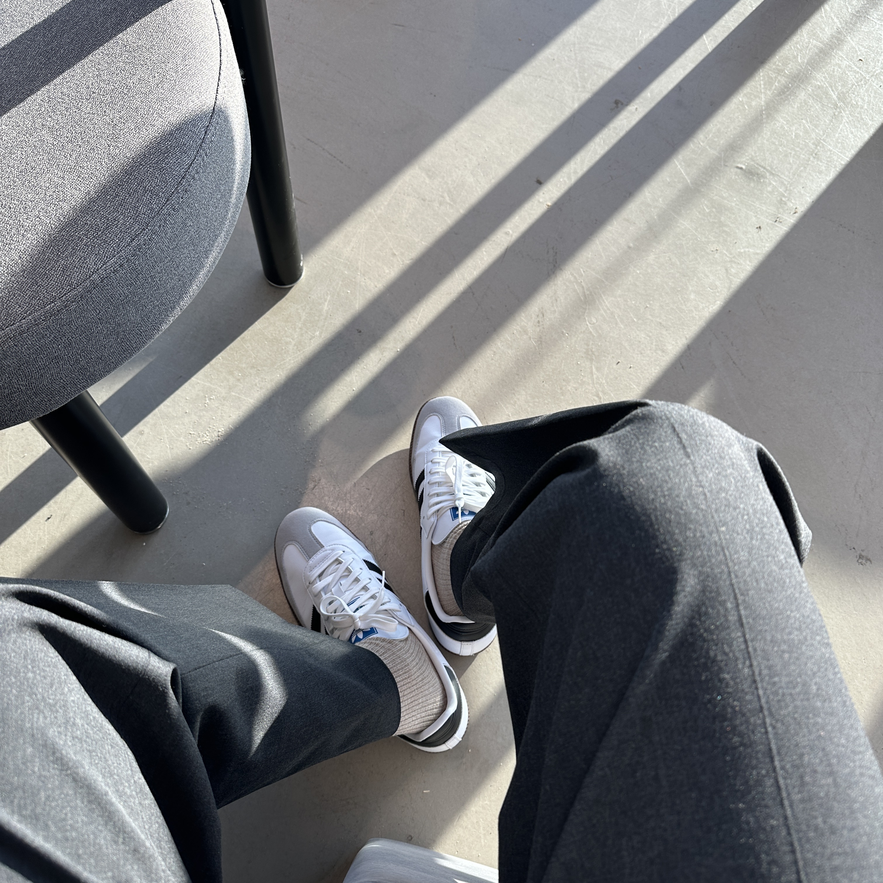 Adidas Samba Vegan White Black 착용 스타일 - 2