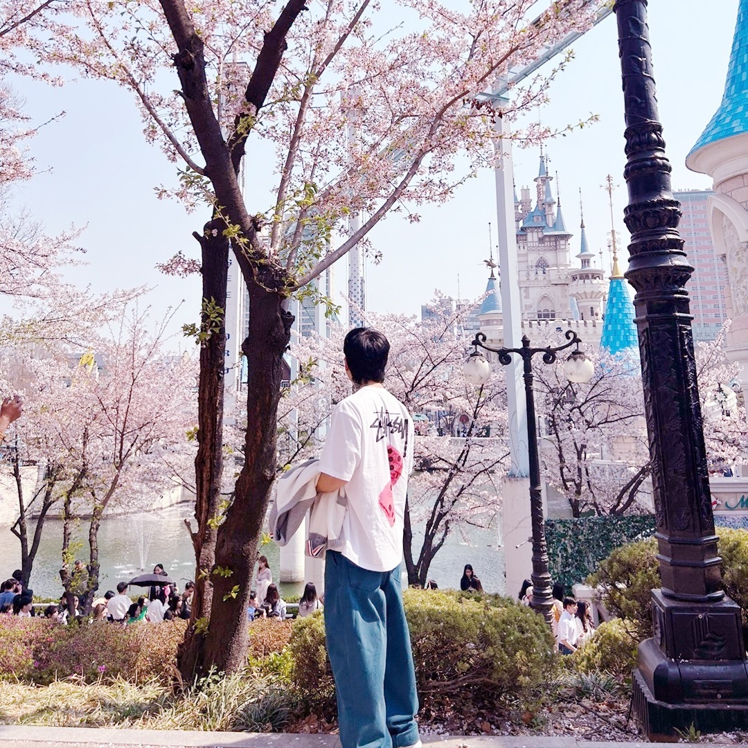 Stussy Fuzzy Dice T-Shirt White, Maison Mihara Yasuhiro Blakey OG Sole Canvas Low-top Sneakers Black White 착용 스타일 - 3