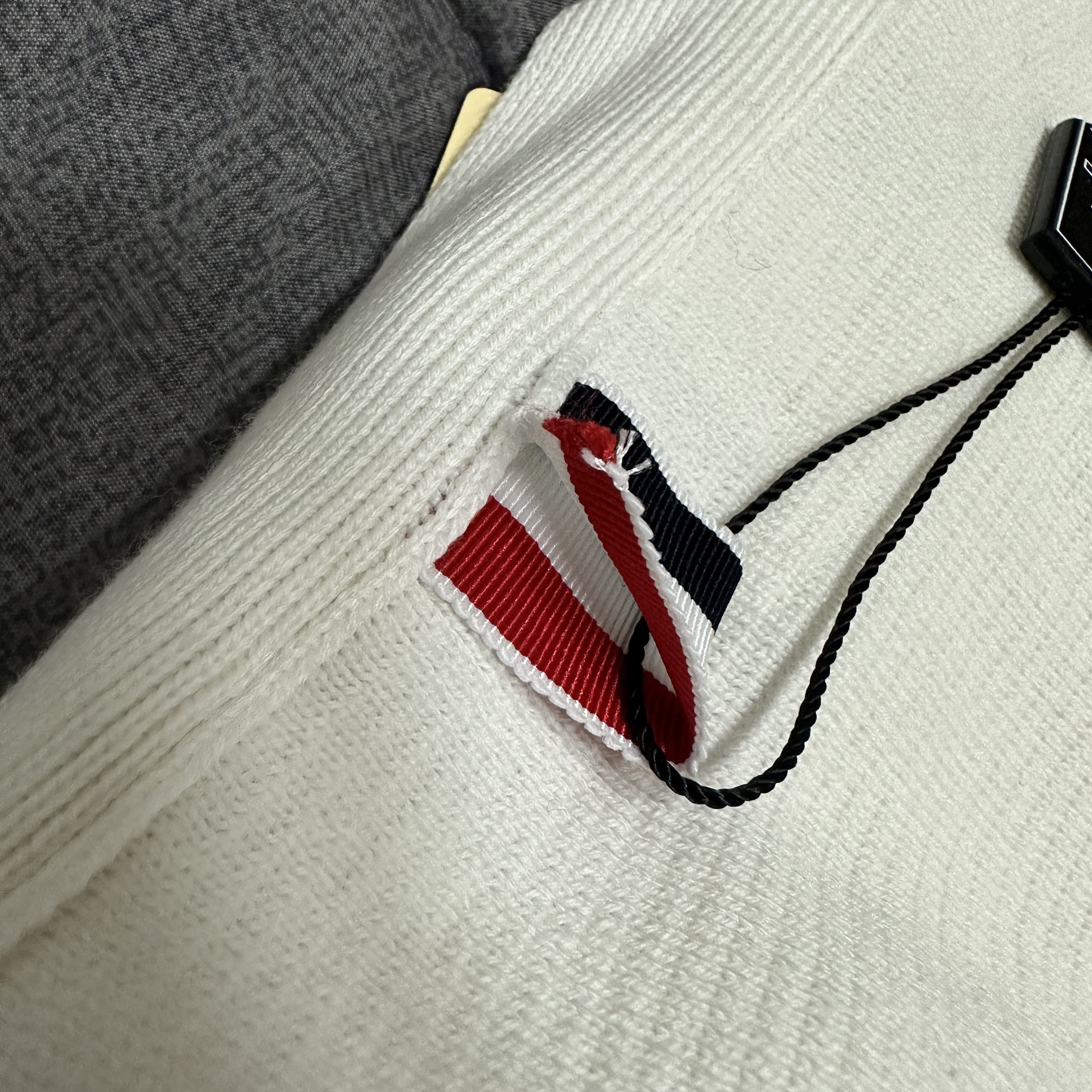 Thom Browne Milano Stitch 4-Bar Cardigan White 착용 스타일