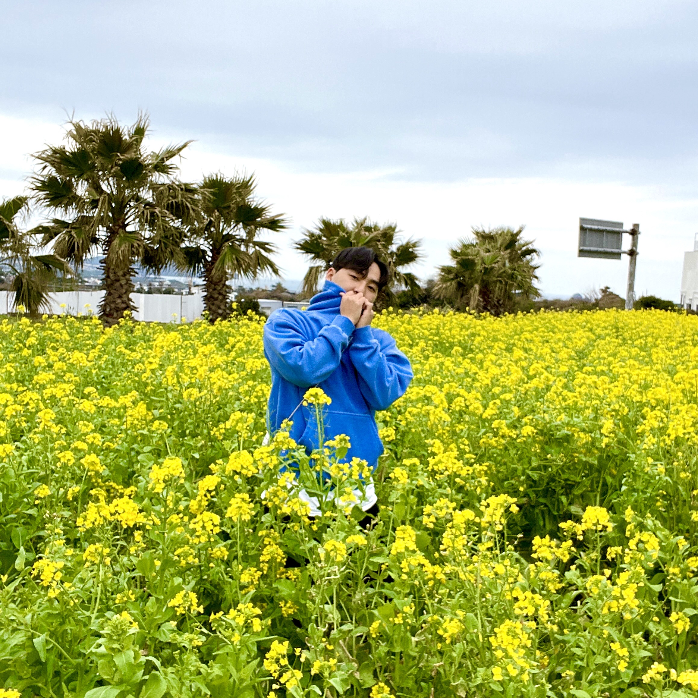 IAB Studio Pigment Hoodie Royal Blue - 22FW 착용 스타일