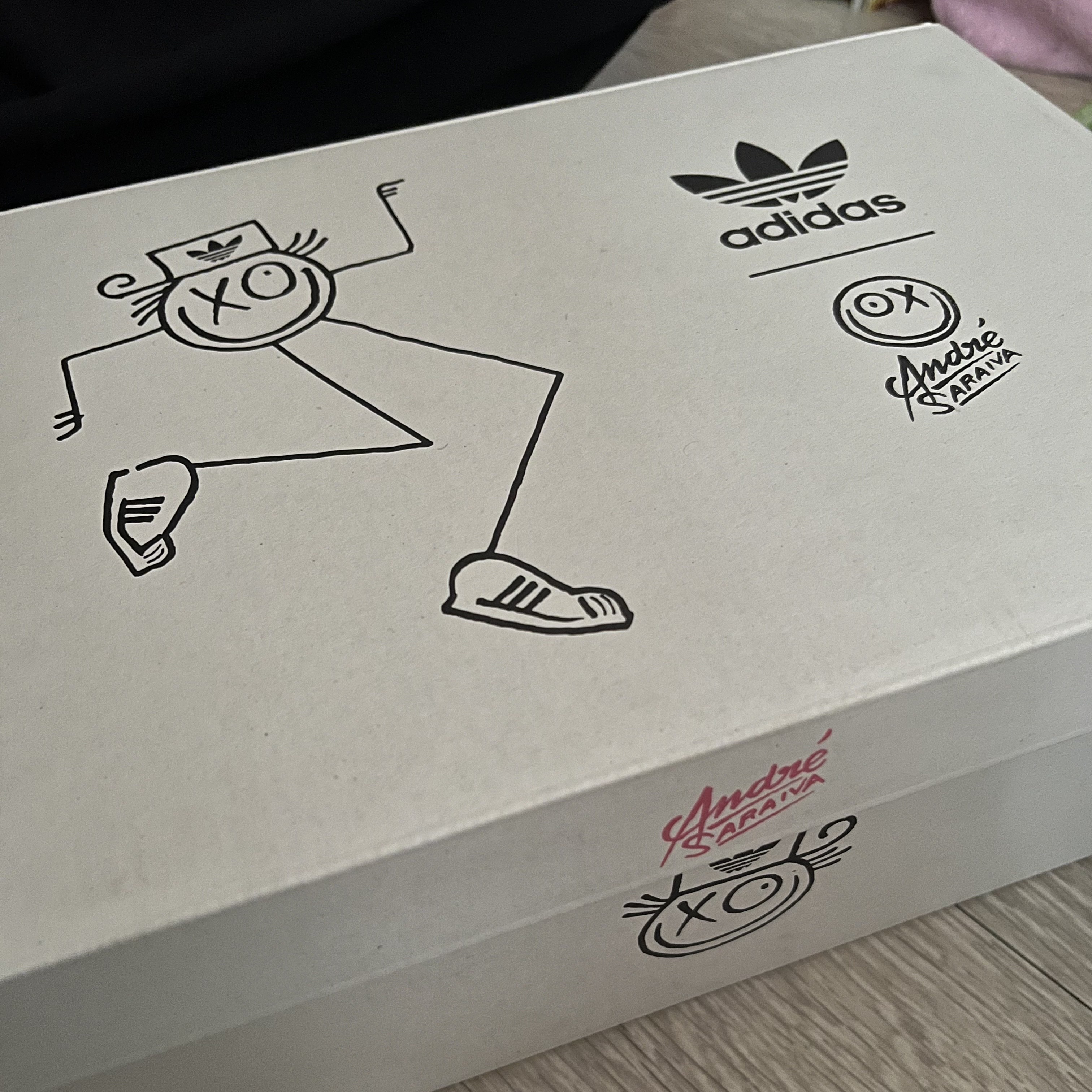 Adidas x Andre Saraiva Superstar Cream White Core Black 착용 스타일 - 2