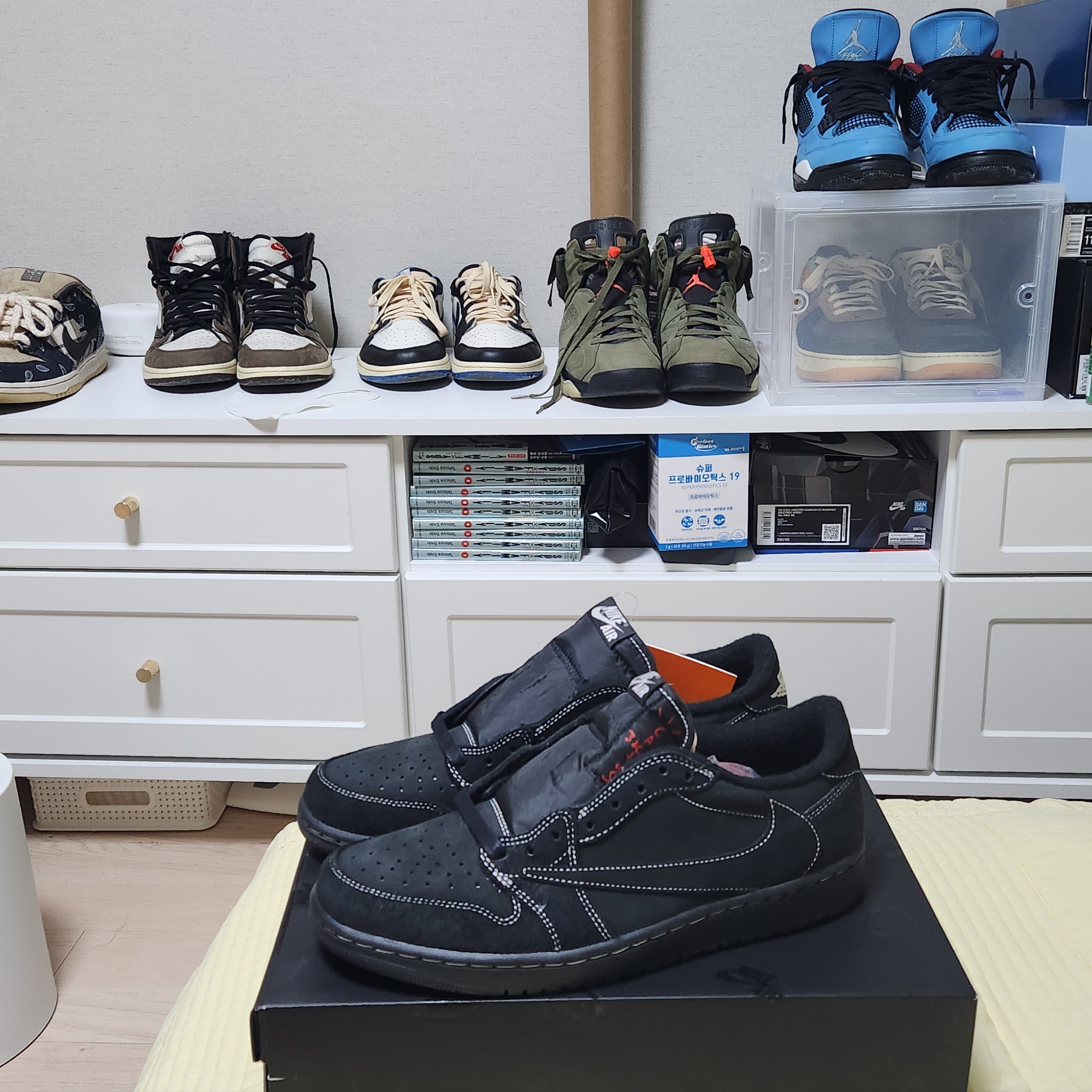 Jordan 1 x Travis Scott Retro Low OG SP Black Phantom 착용 스타일