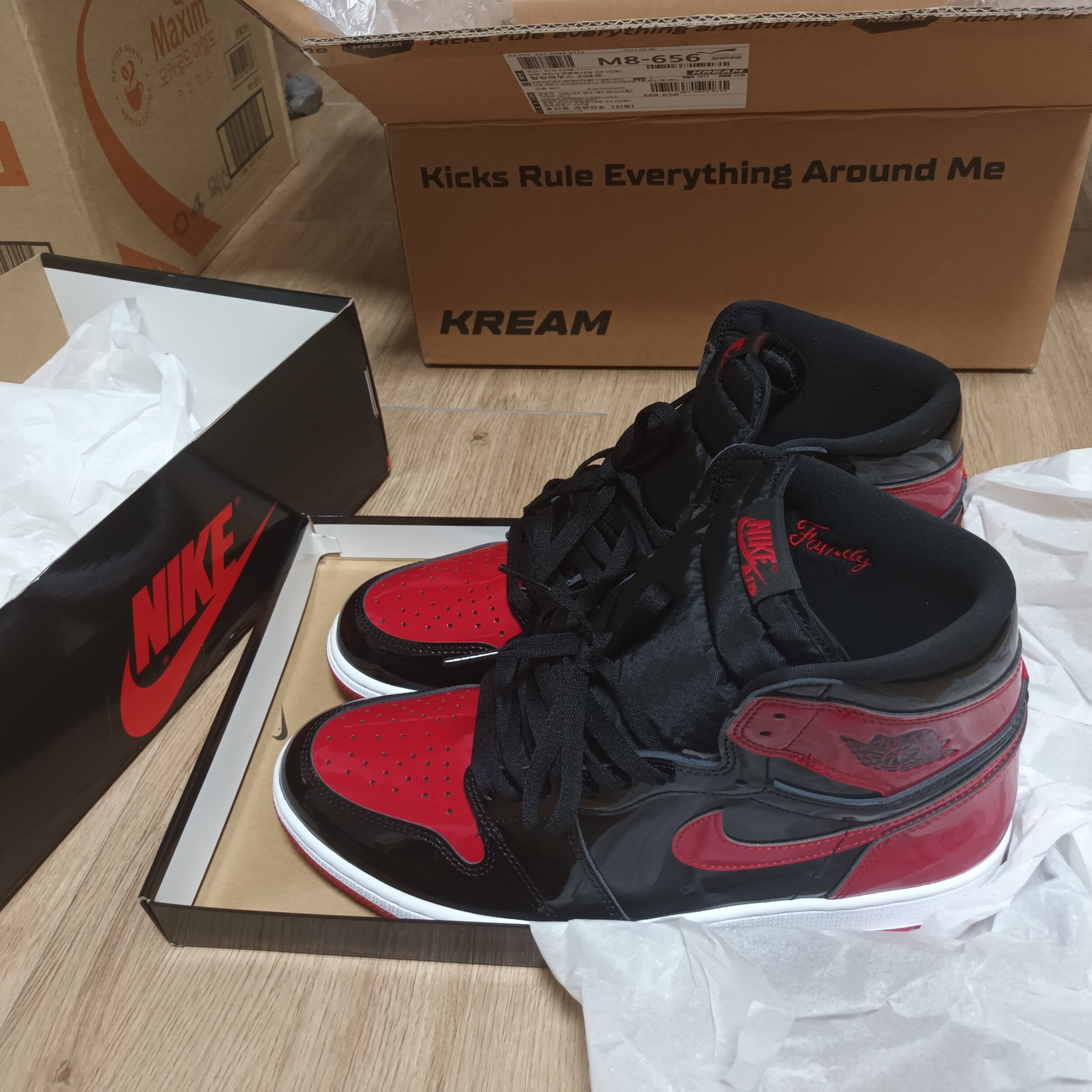 Jordan 1 Retro High OG Patent Bred 착용 스타일 - 4