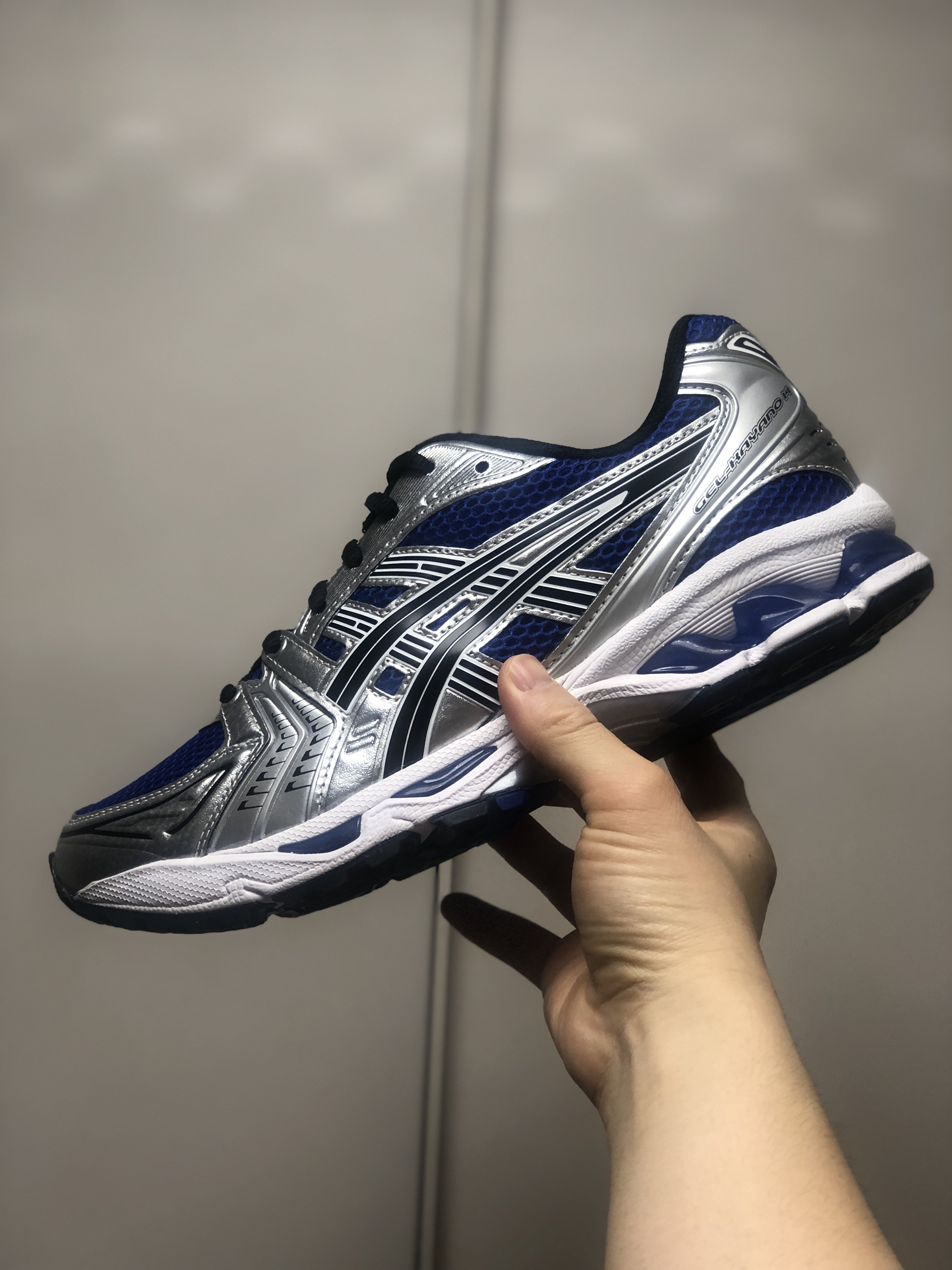 Asics Gel-Kayano 14 Monaco Blue Black 착용 스타일