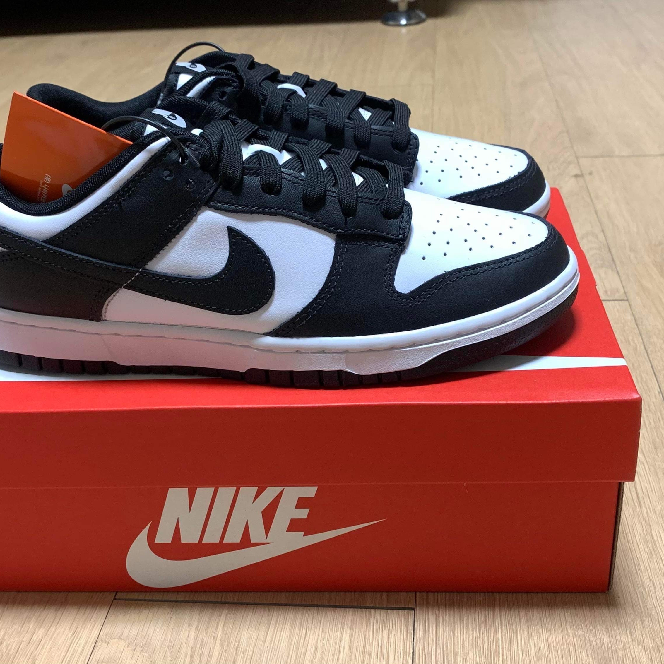 (W) Nike Dunk Low Black 착용 스타일 - 1