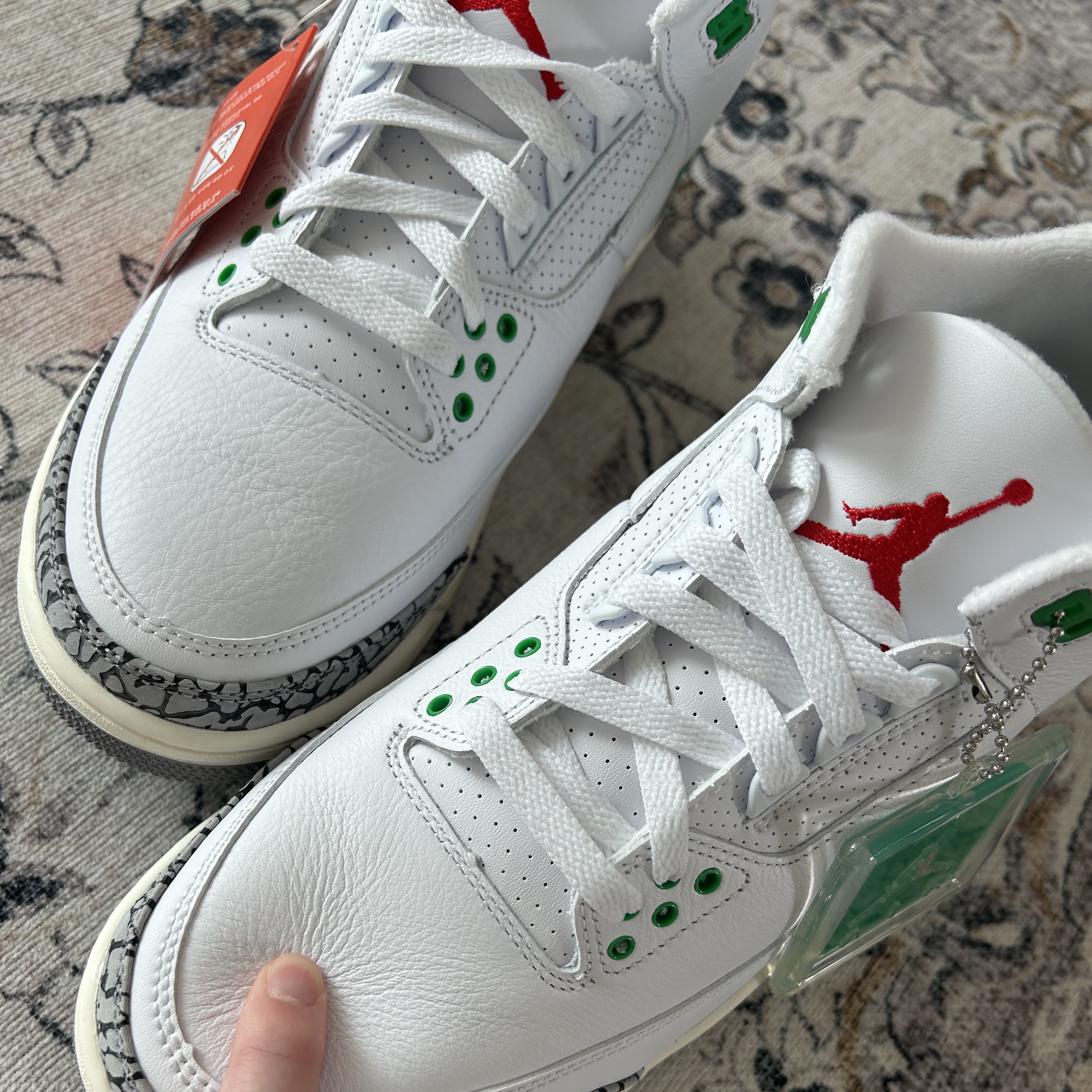 (W) Jordan 3 Retro Lucky Green 착용 스타일 - 1