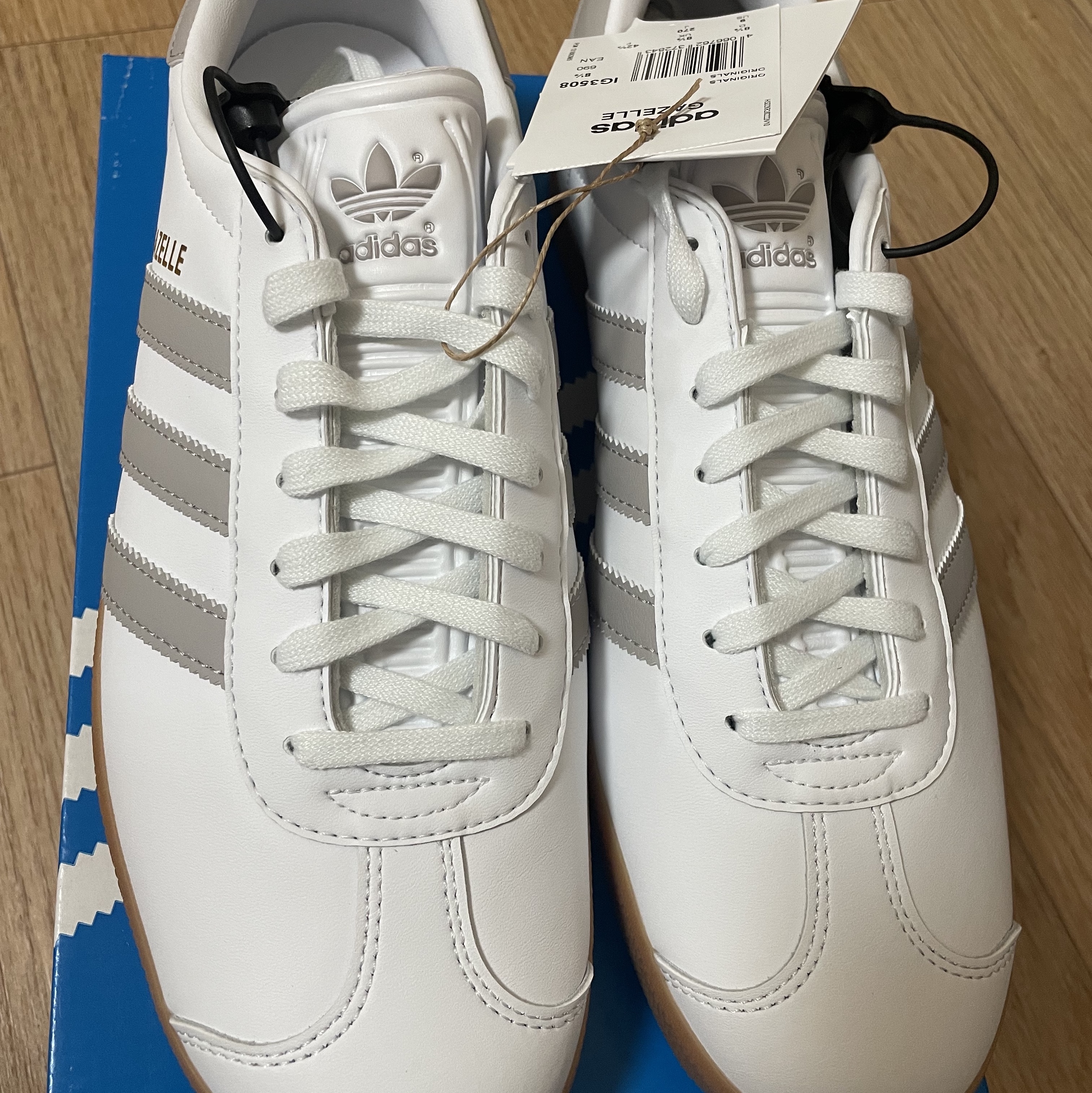 Adidas Gazelle White Grey 착용 스타일 - 2