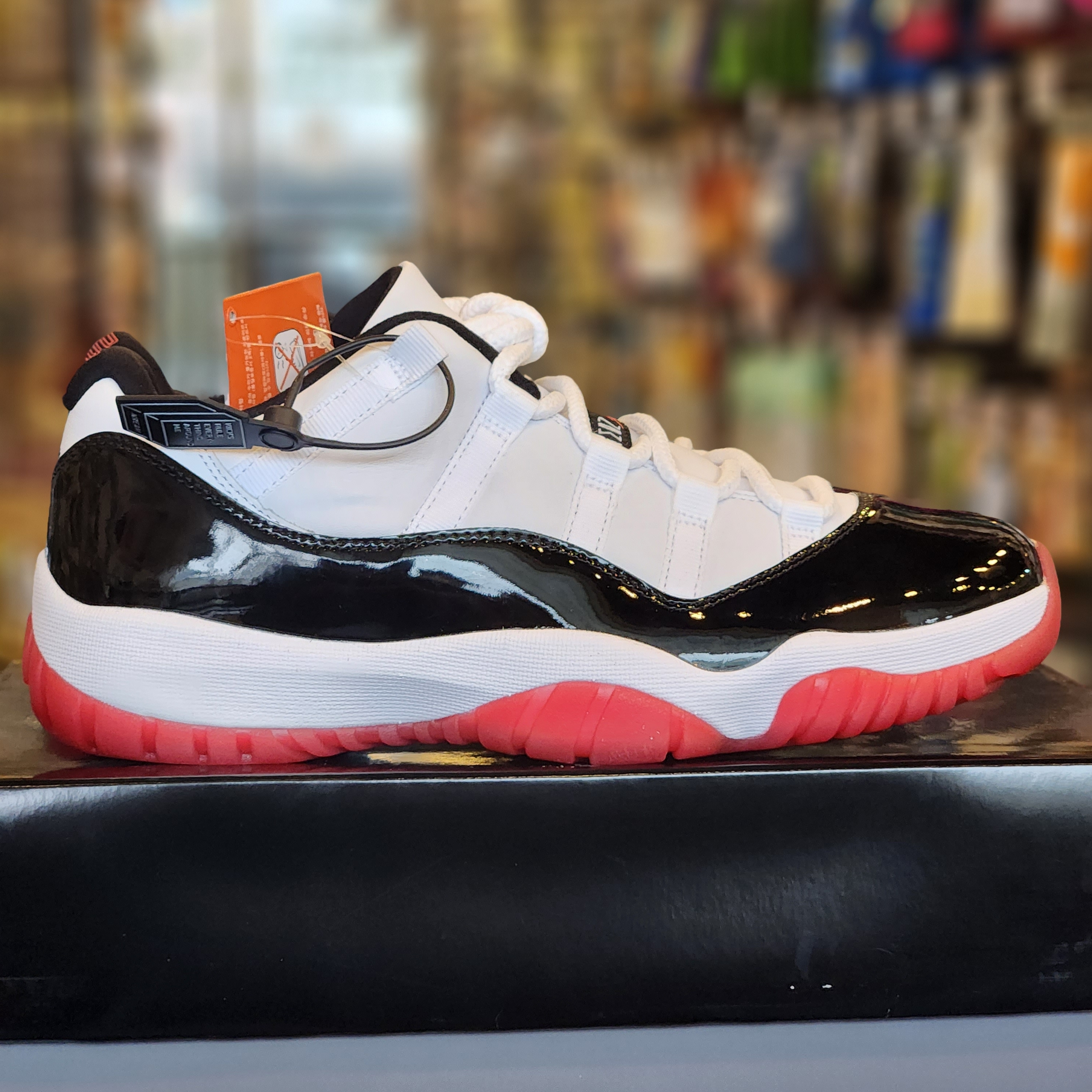 Jordan 11 Retro Low Concord Bred 착용 스타일 - 1