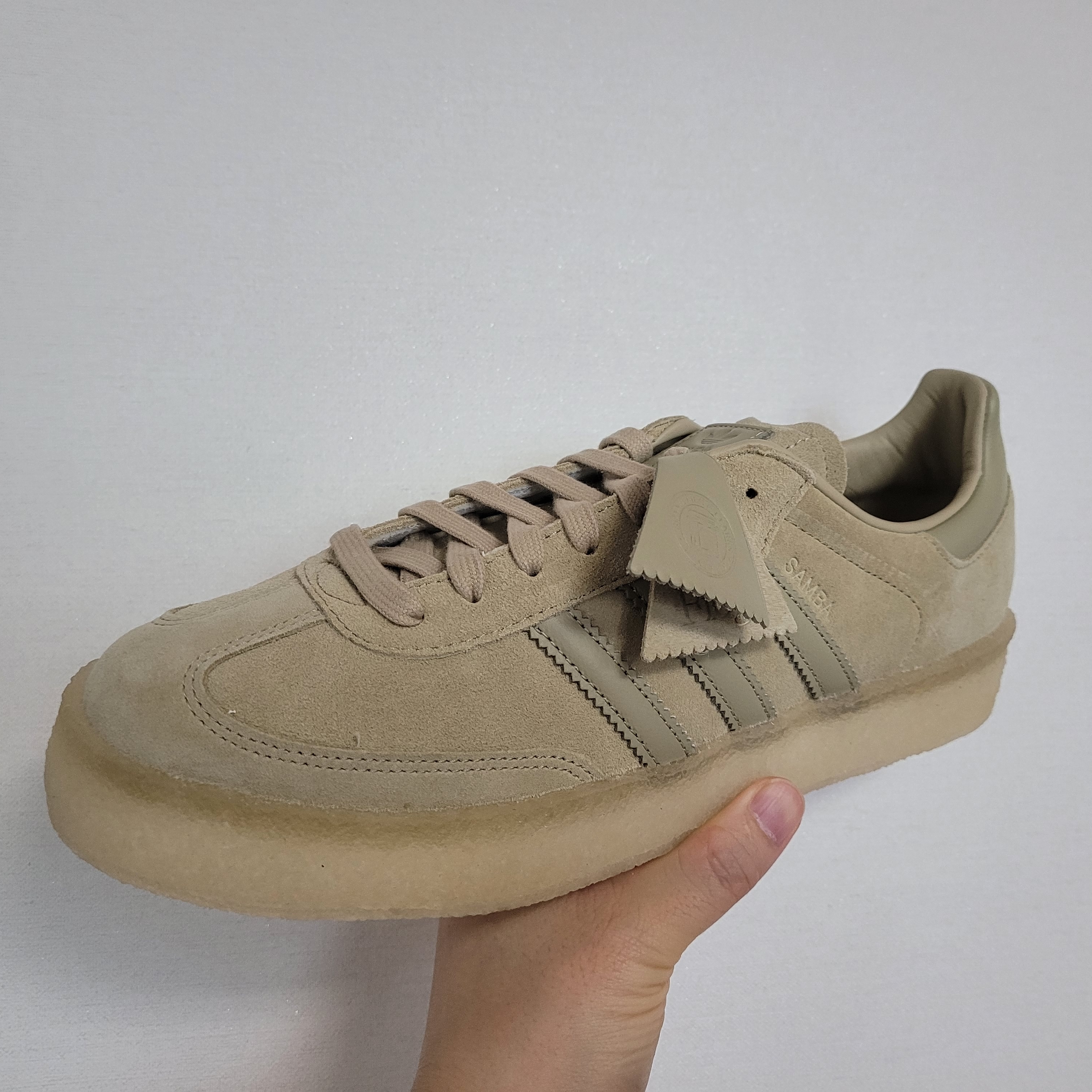 Adidas x Clarks x Ronnie Fieg 8th Street Samba Savannah 착용 스타일 - 4