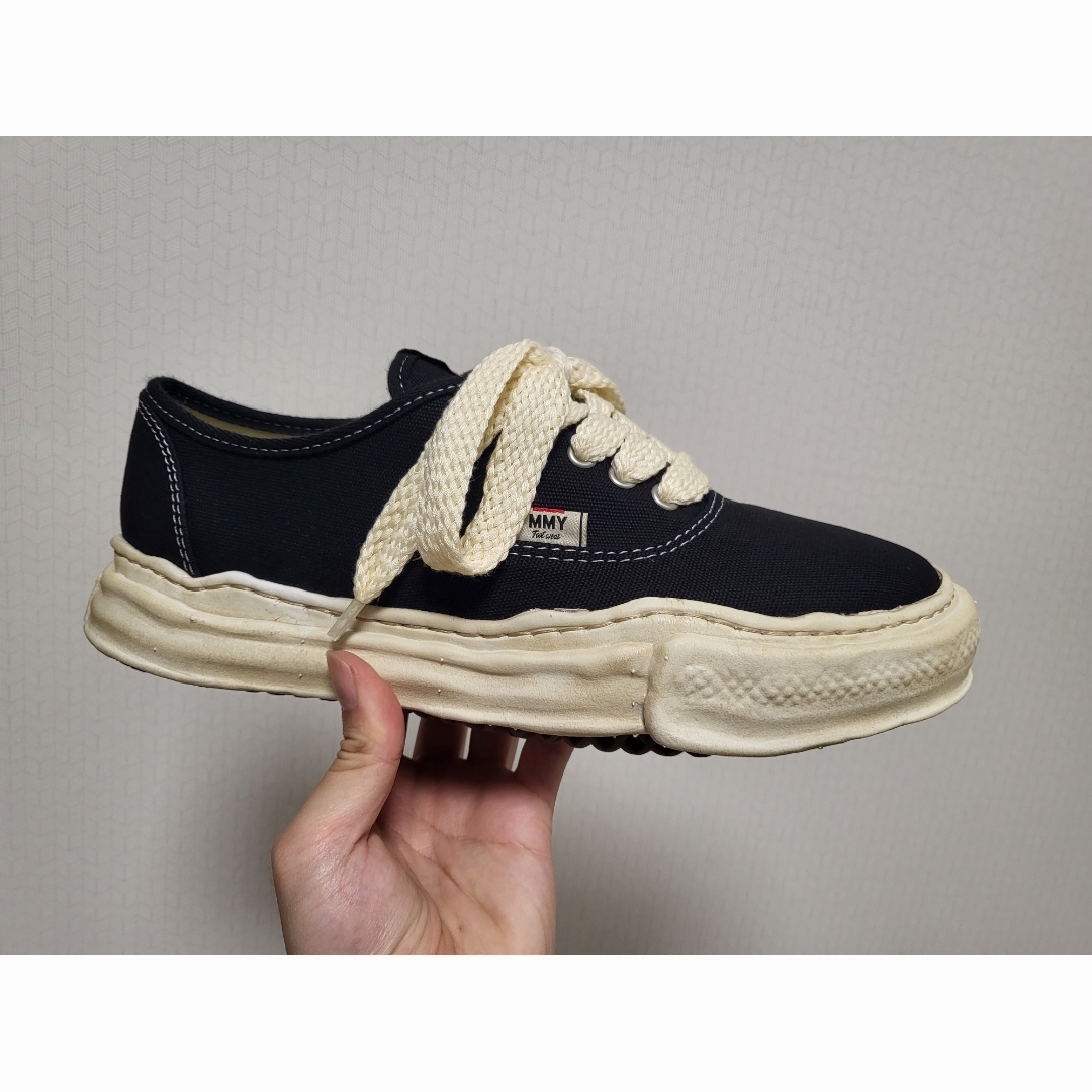 Maison Mihara Yasuhiro Baker OG Sole OD Canvas Low-top Sneakers Black 착용 스타일