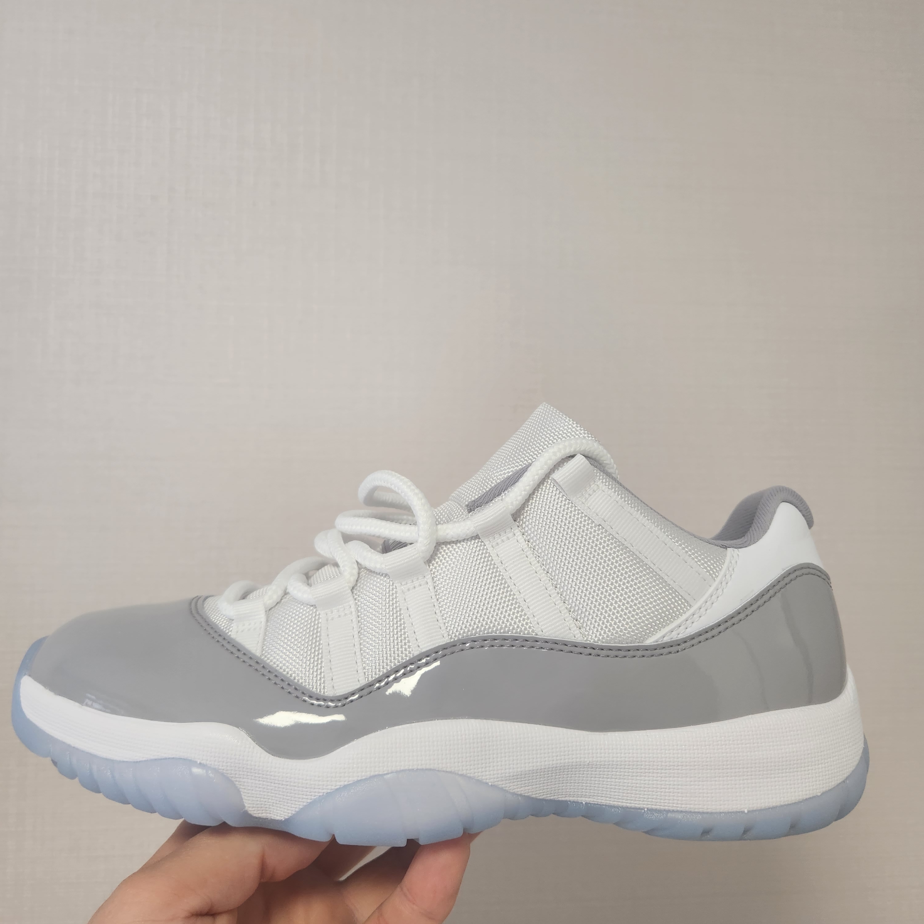 Jordan 11 Retro Low Cement Grey 착용 스타일