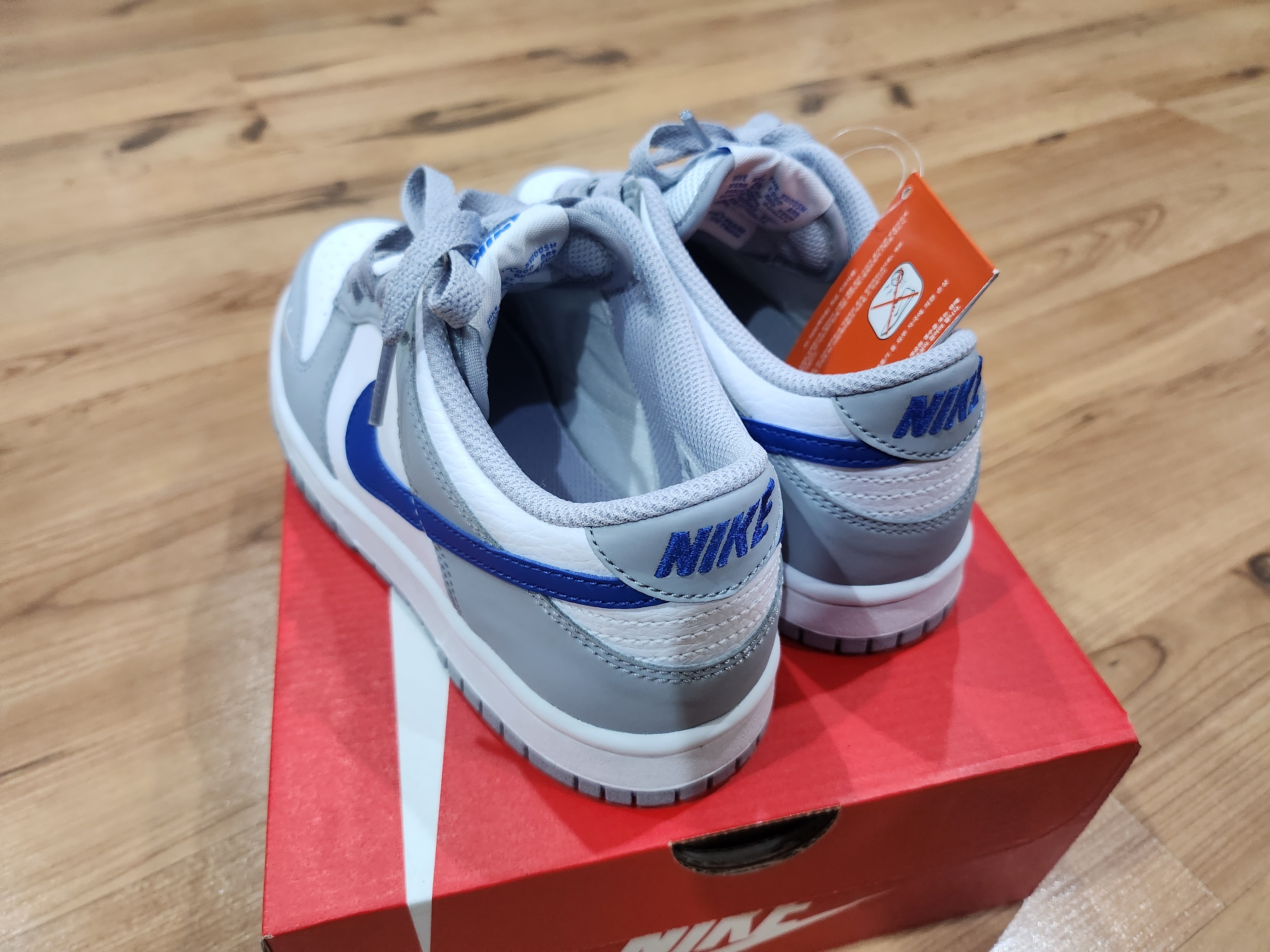 (GS) Nike Dunk Low Wolf Grey Game Royal 착용 스타일 - 3