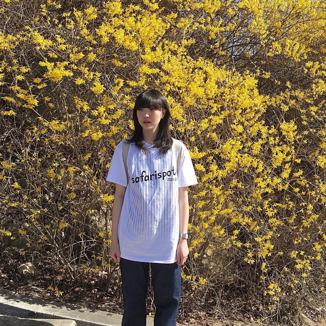 Safarispot Safarispots Magazine Tee White 착용 스타일 - 2