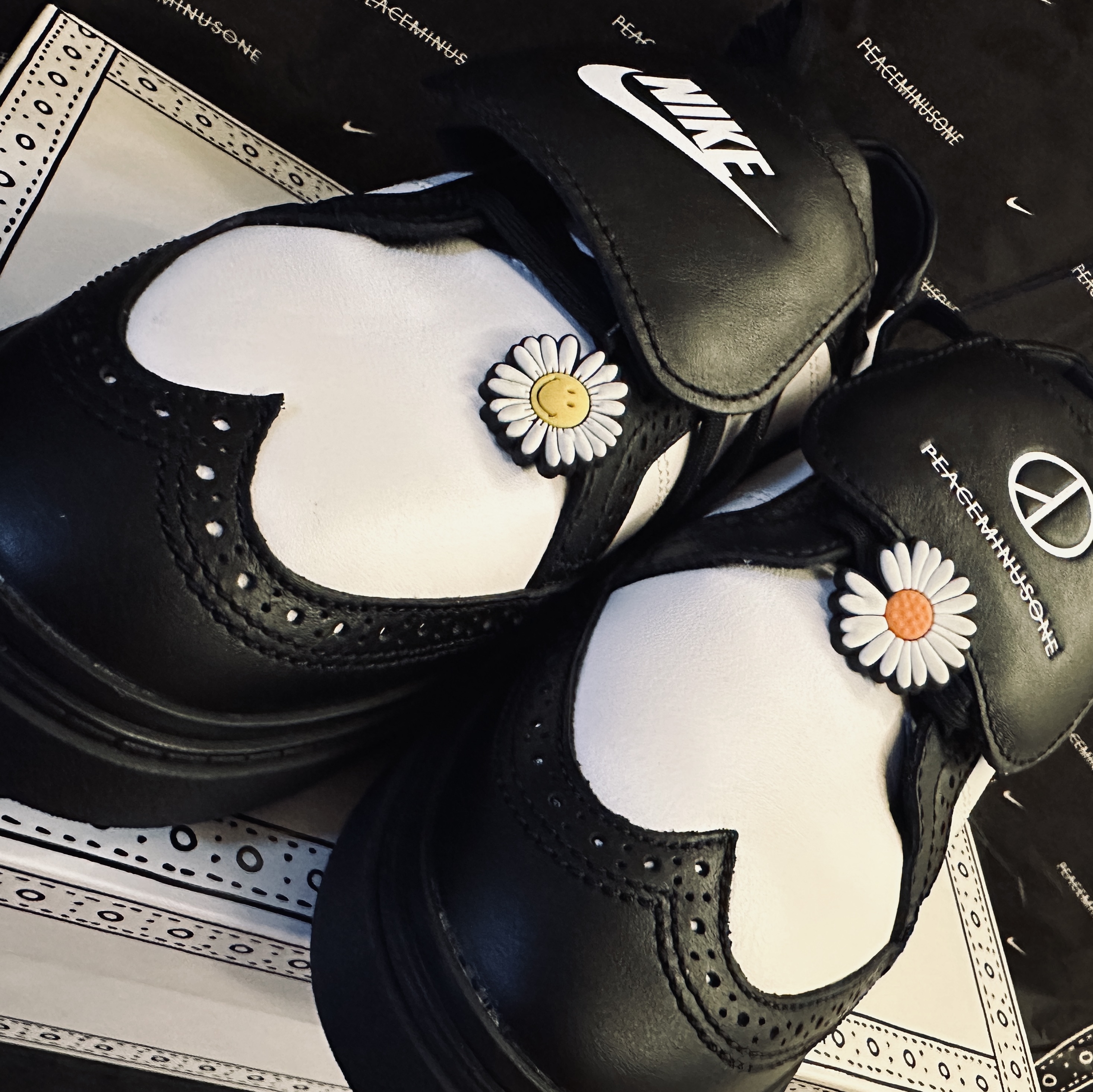 Nike x Peaceminusone Kwondo1 Black and White 착용 스타일 - 2