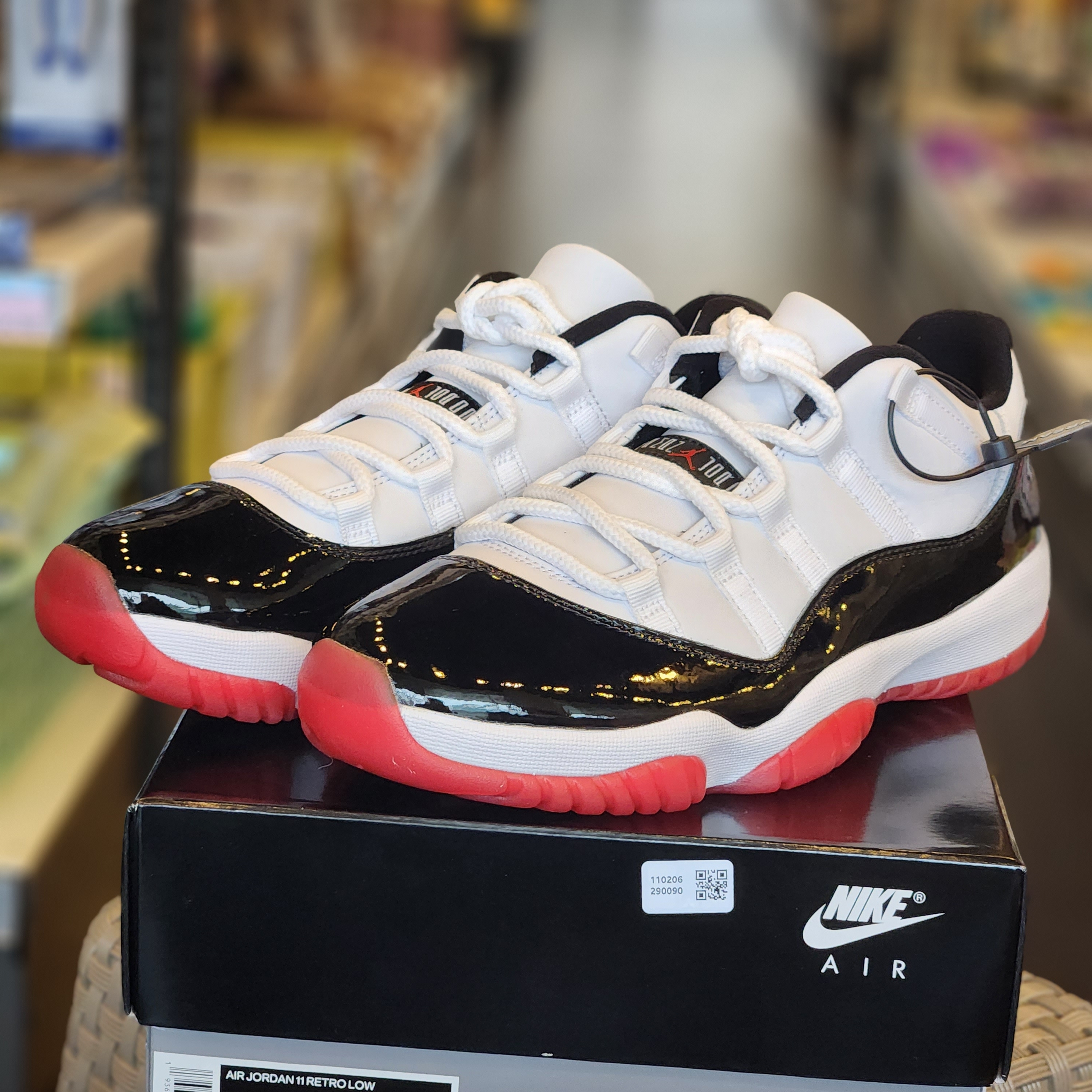 Jordan 11 Retro Low Concord Bred 착용 스타일 - 4