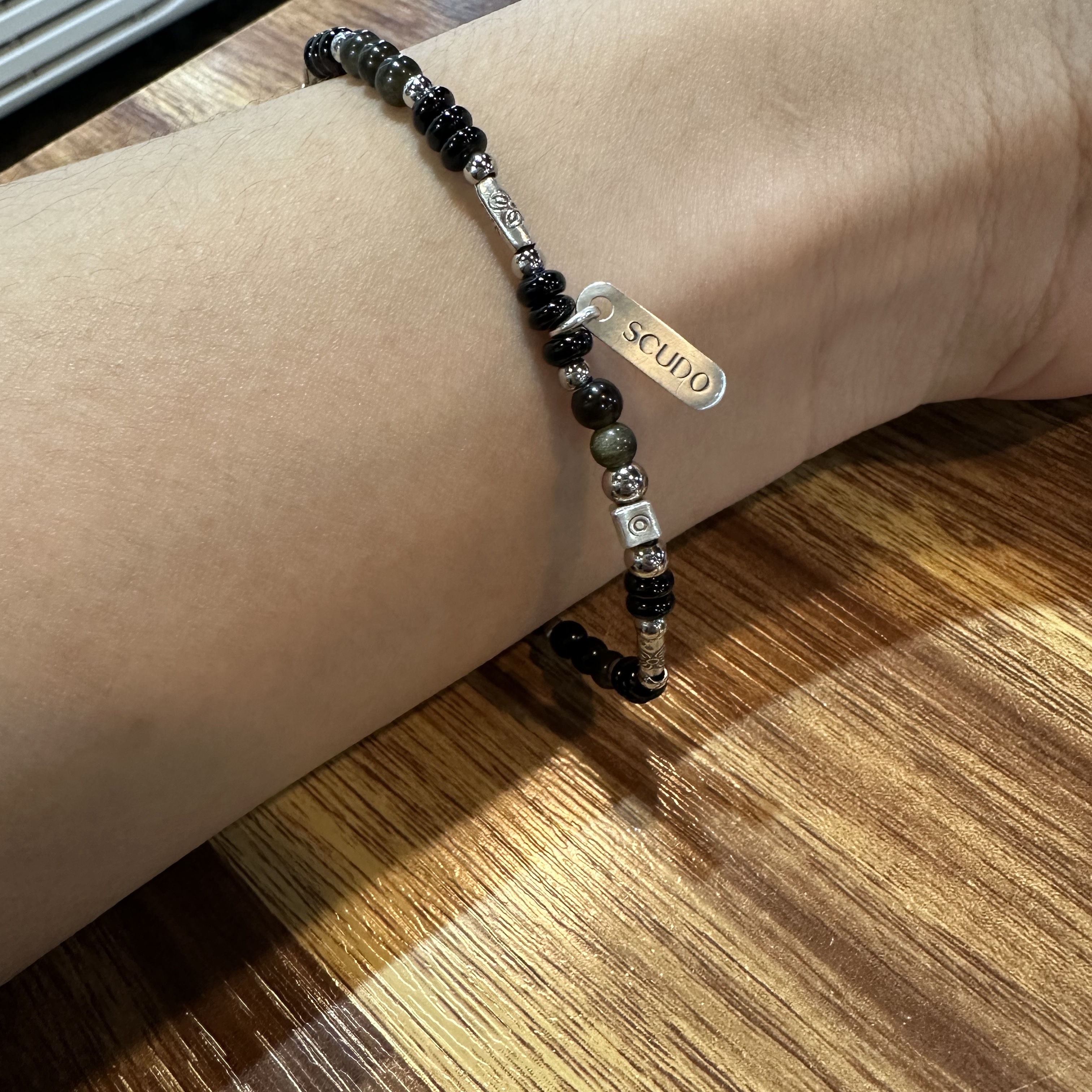 Scudo Ethnic Obsidian Onyx Karen Beads Bracelet 착용 스타일