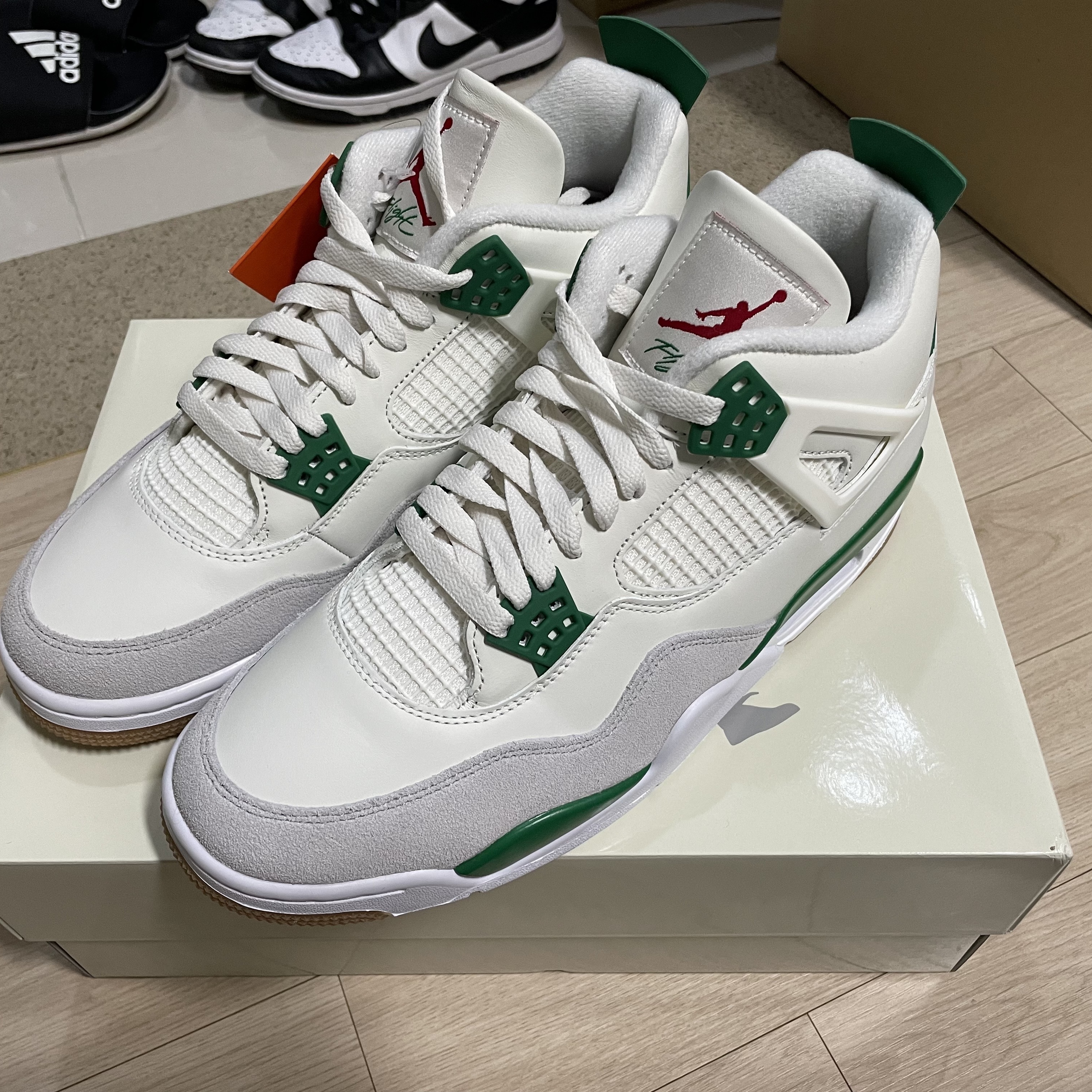 Jordan 4 x Nike SB Retro SP Pine Green 착용 스타일 - 4
