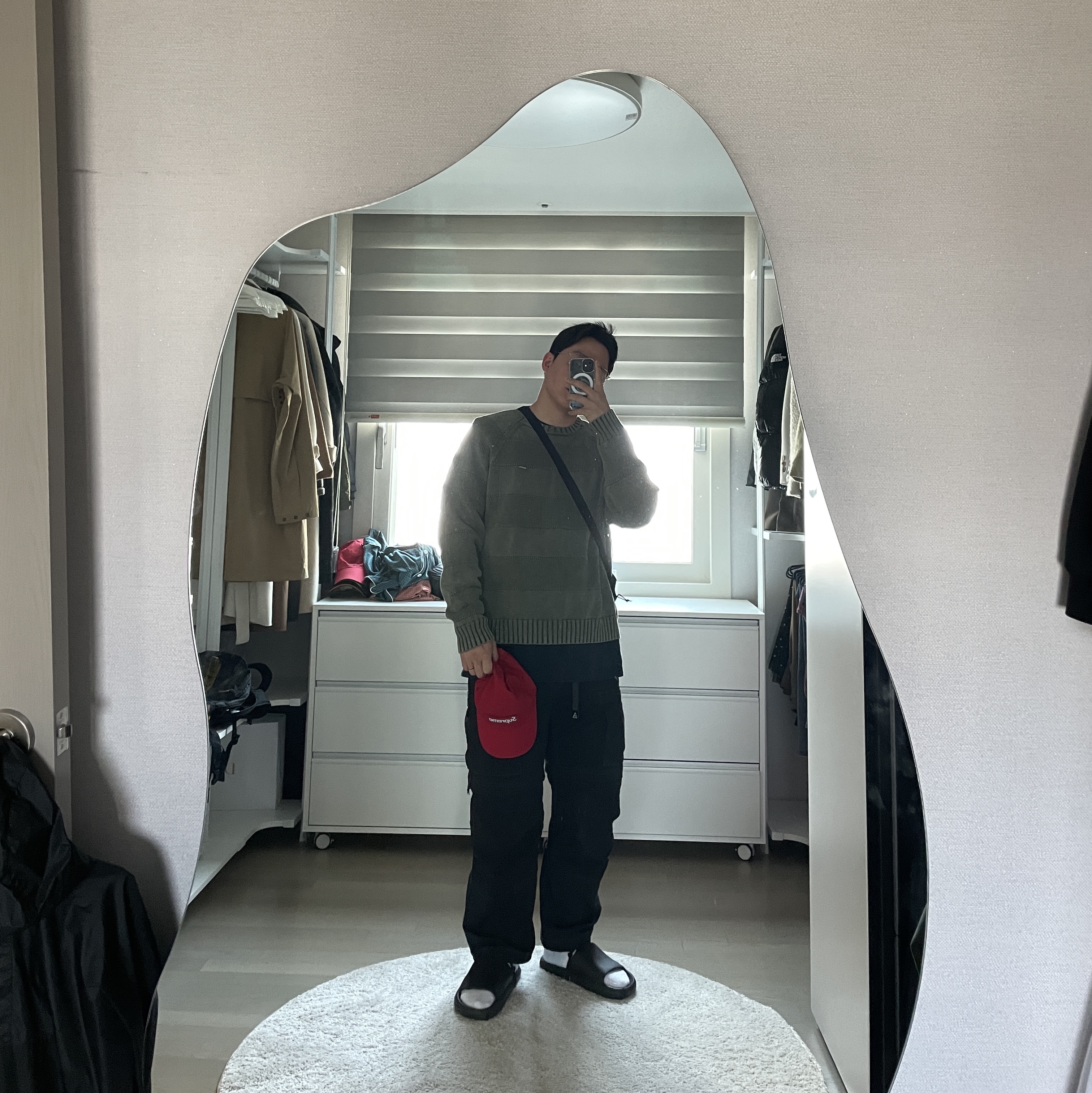 Nike ACG Smith Summit Cargo Pants Black Summit White - Asia, Supreme Ventile Camp Cap Red - 23SS 착용 스타일 - 1