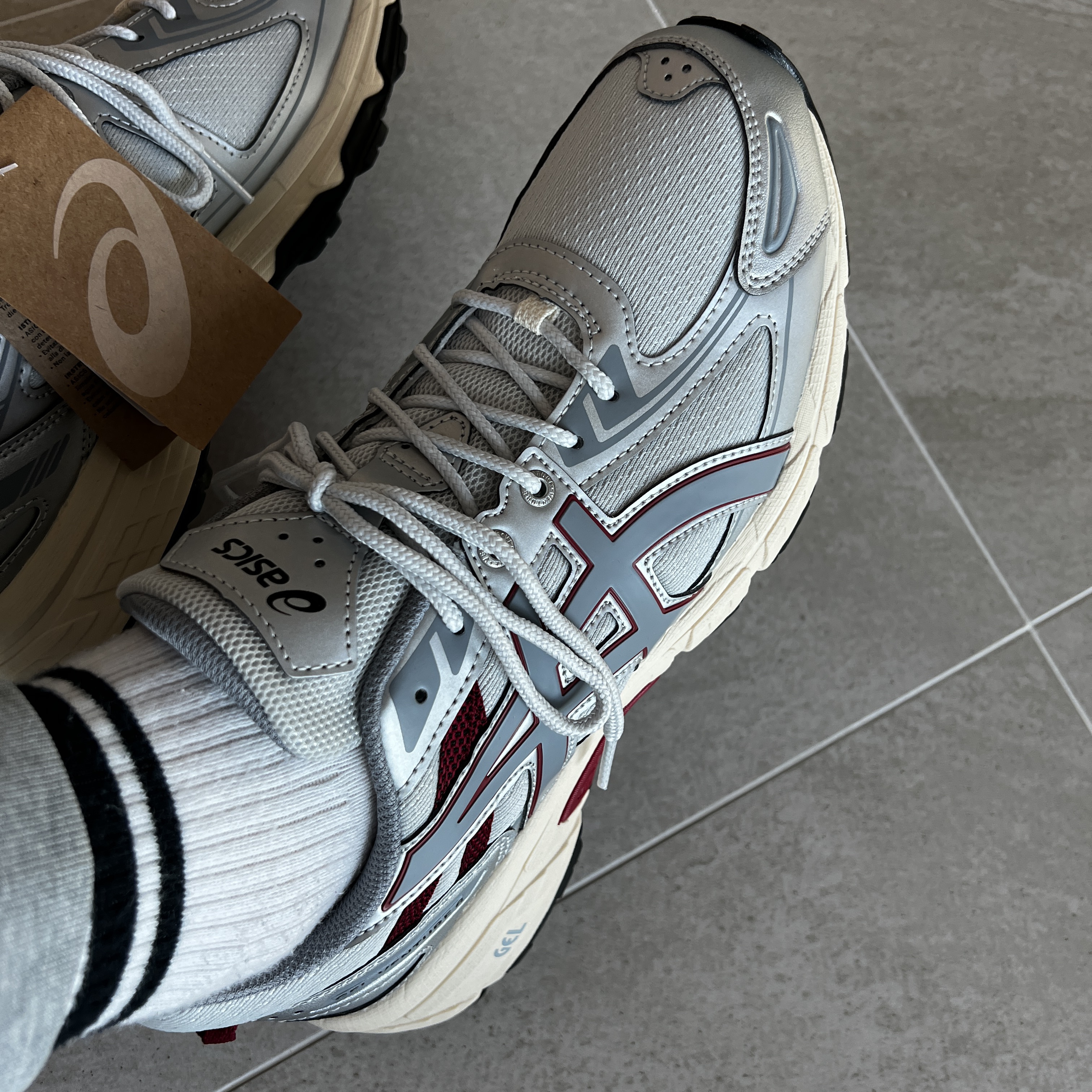 (W) Asics Gel-Venture 6 Glacier Grey Sheet Rock 착용 스타일 - 3