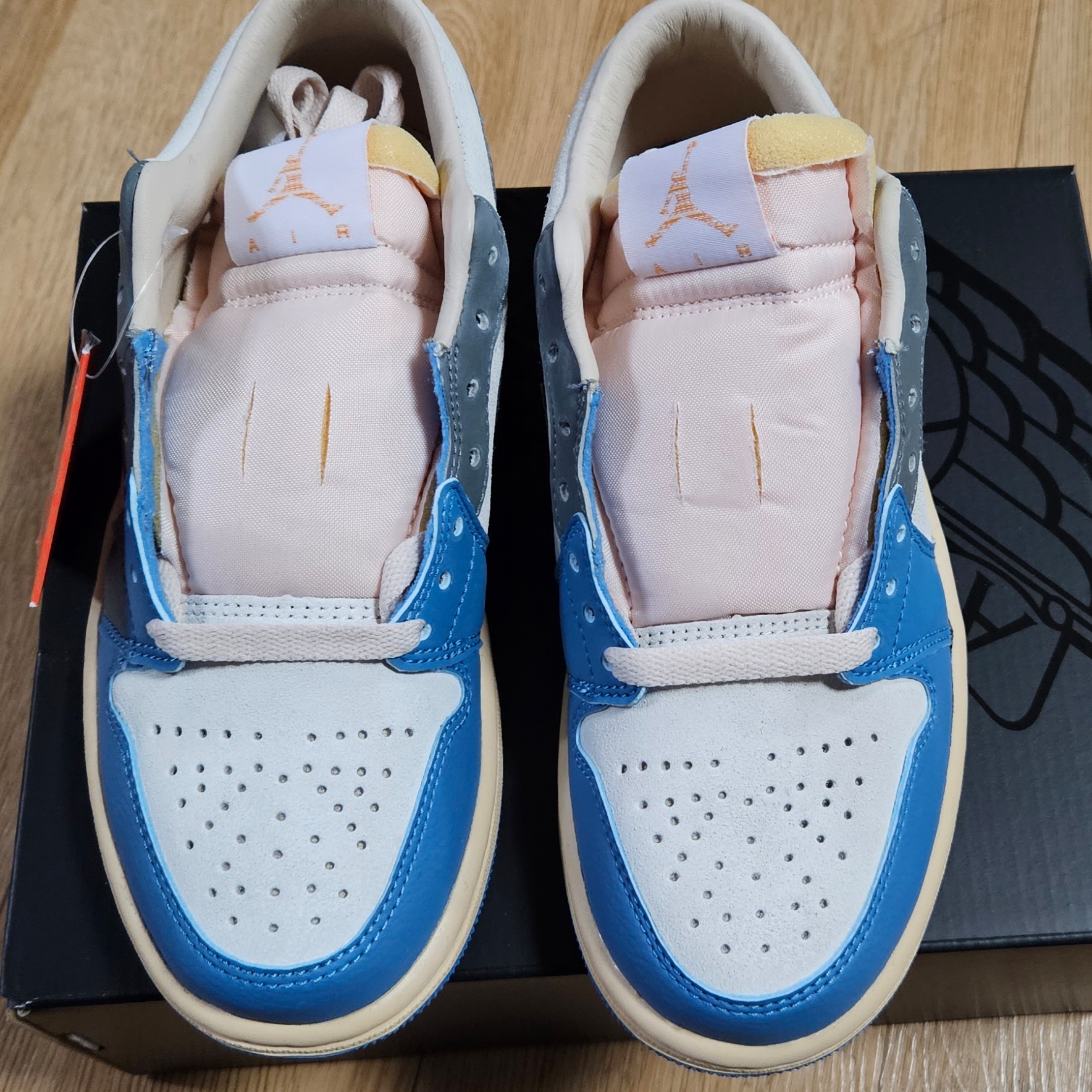 Jordan 1 Low SE Tokyo 96 착용 스타일 - 3