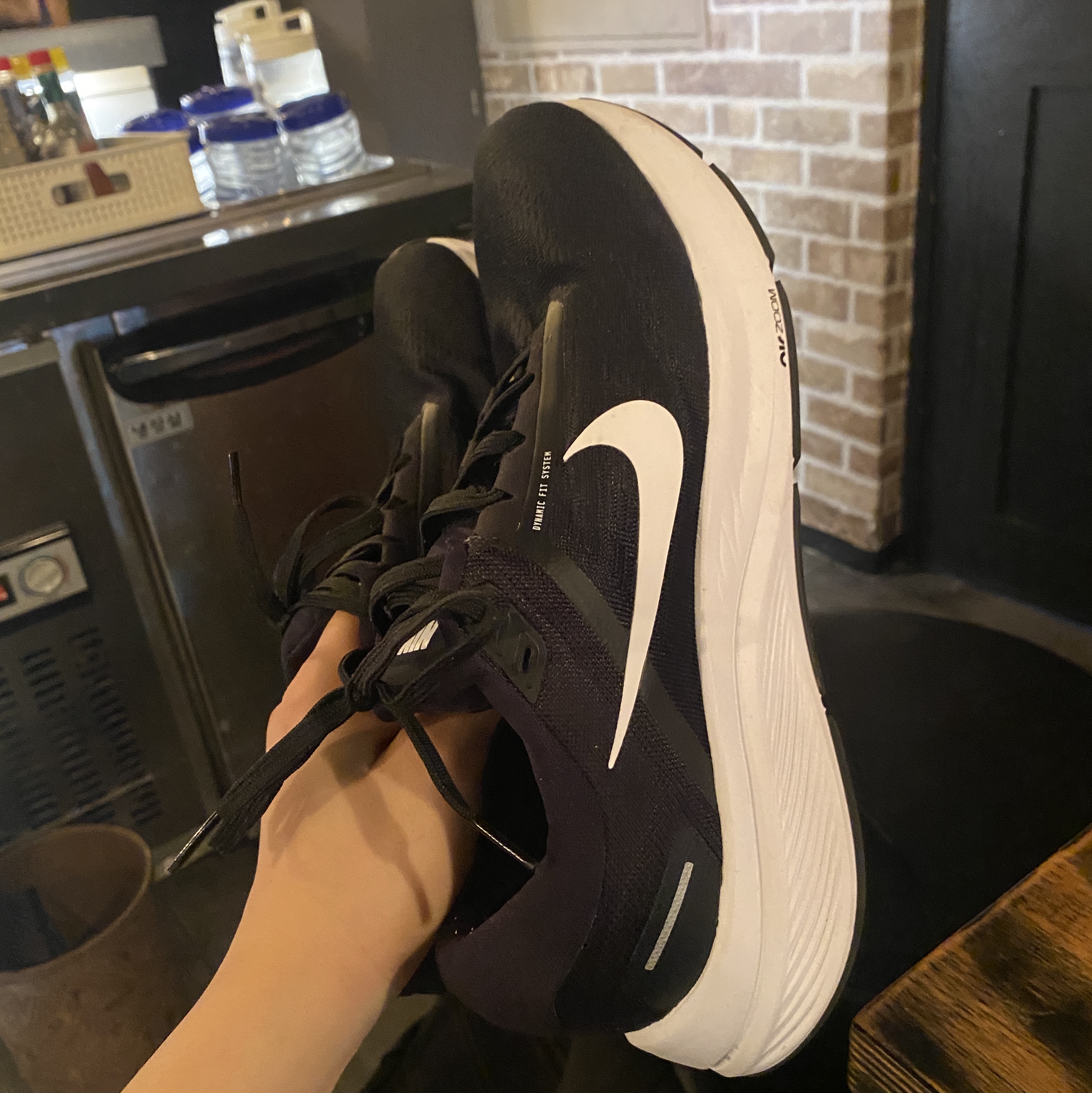 Nike Air Zoom Structure 24 Black White 착용 스타일