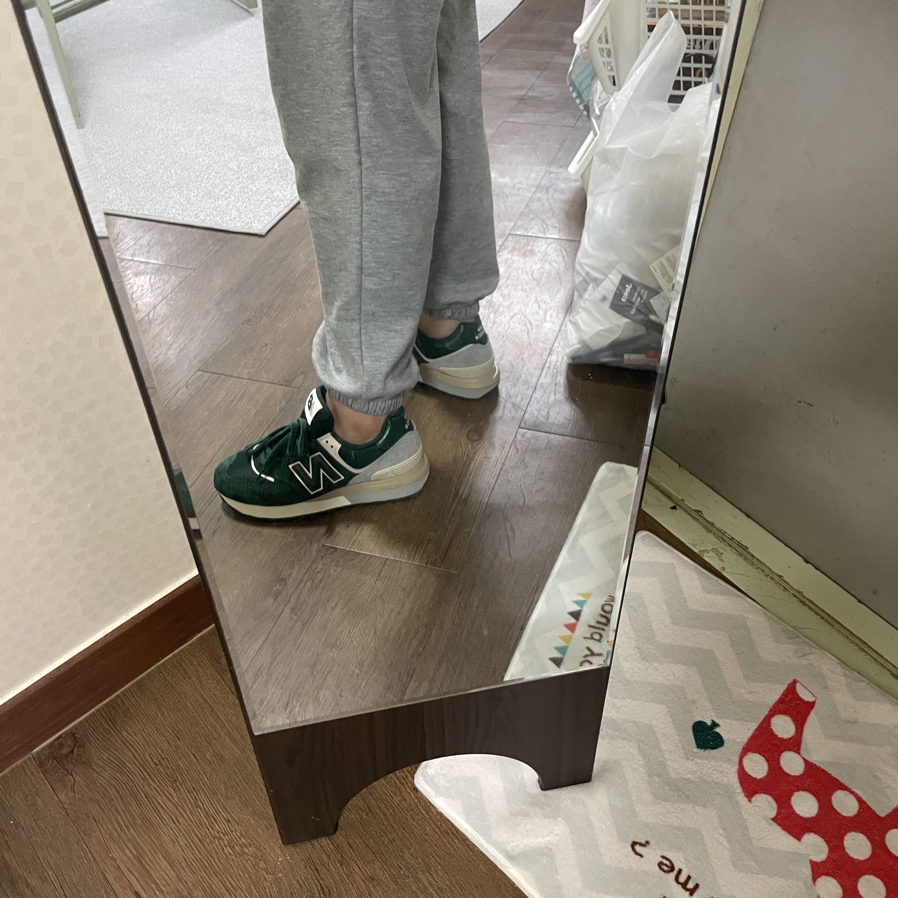 New Balance 574 Legacy Green 착용 스타일