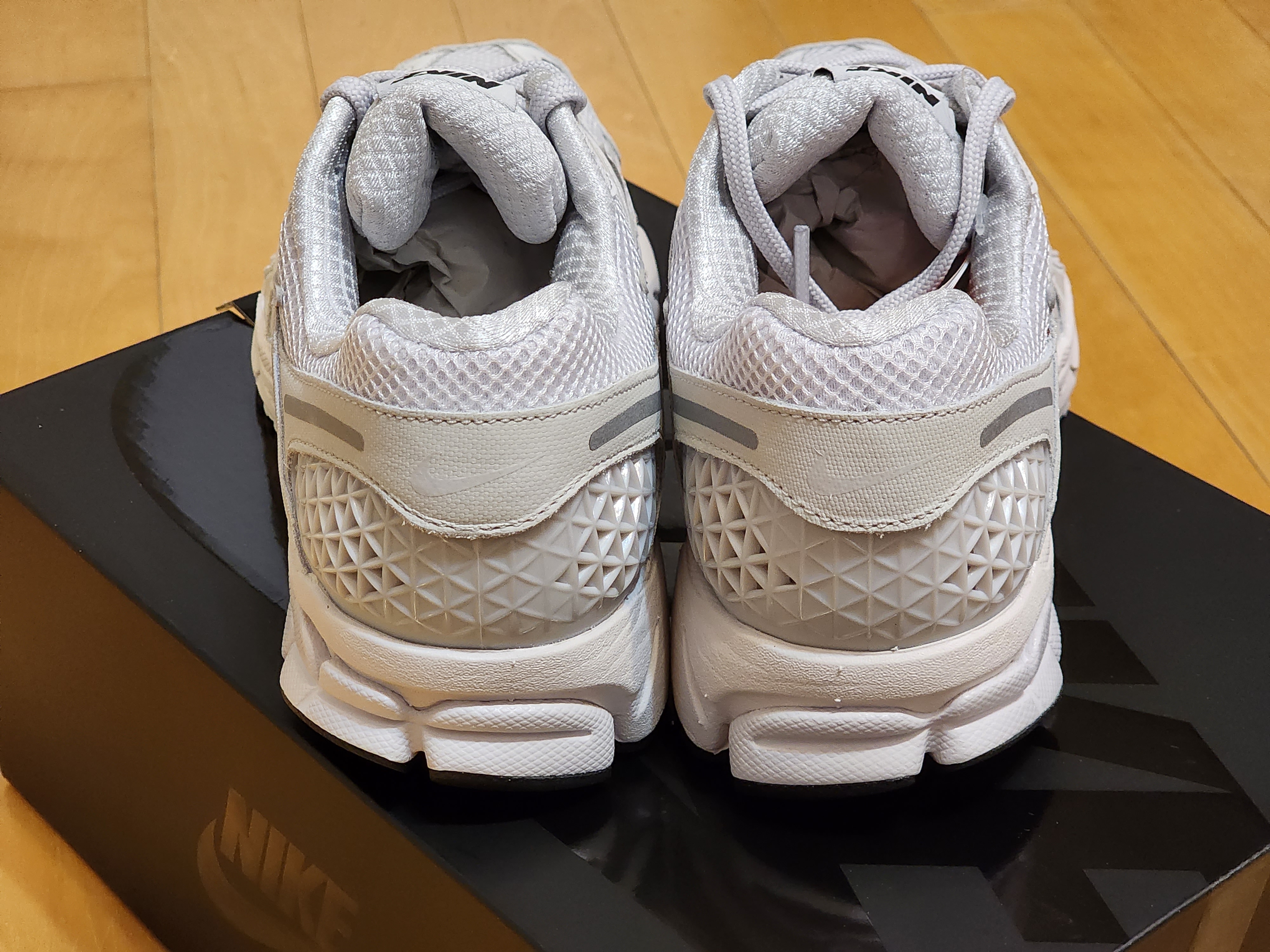 Nike Zoom Vomero 5 SP Vast Grey 2023 착용 스타일 - 3