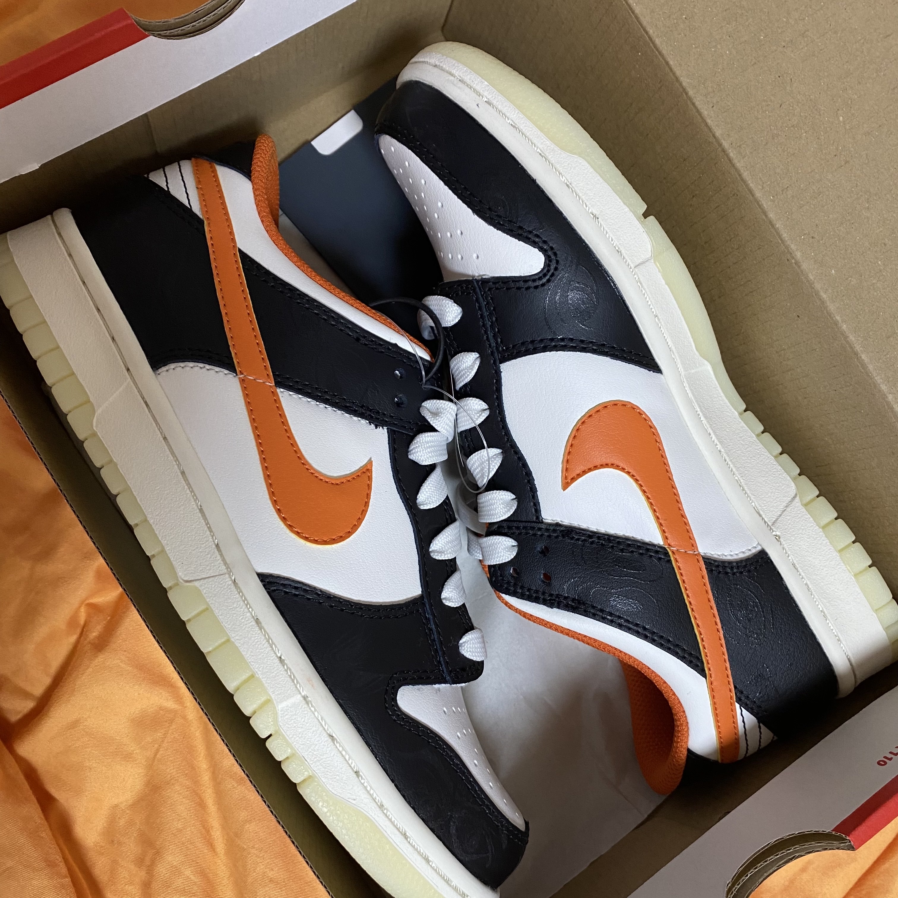 Nike Dunk Low Retro PRM Halloween, (GS) Nike Dunk Low PRM Halloween 착용 스타일 - 3