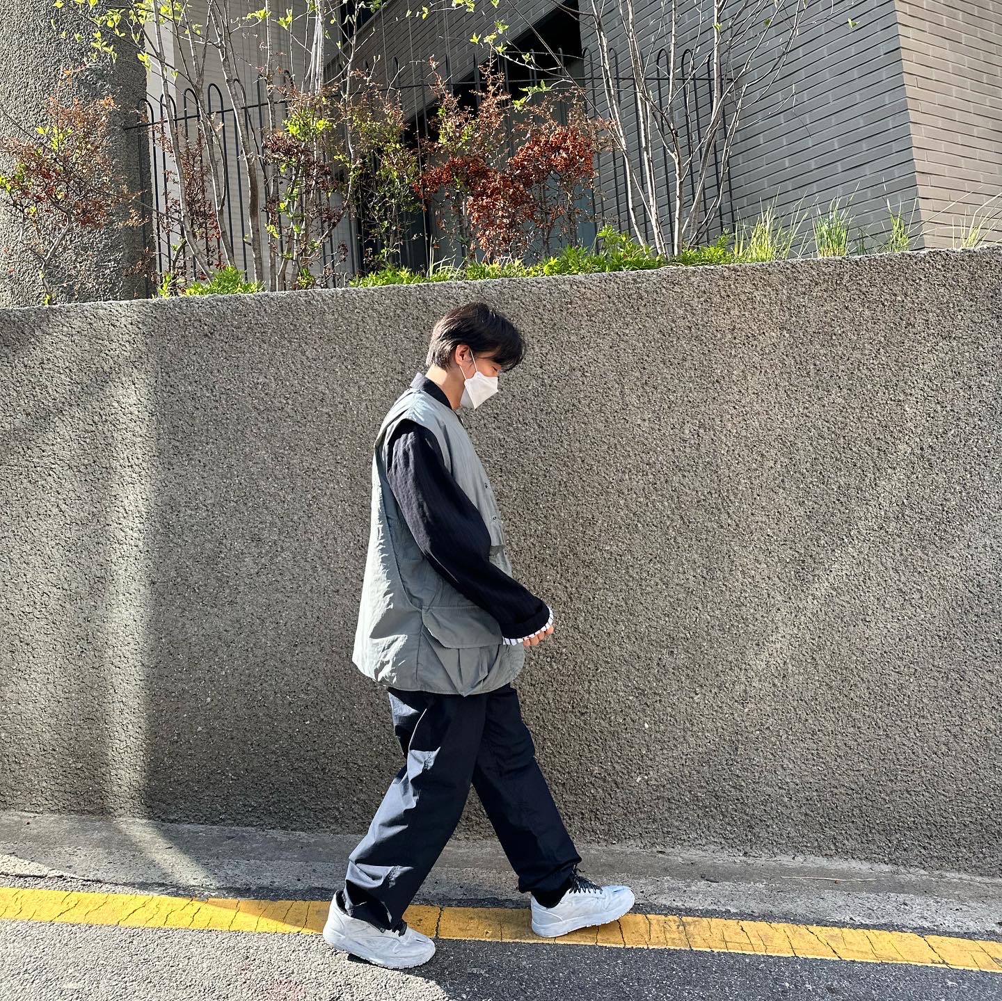 Reebok x Maison Margiela Classic Leather Tabi Shoes Bianchetto 착용 스타일 - 3