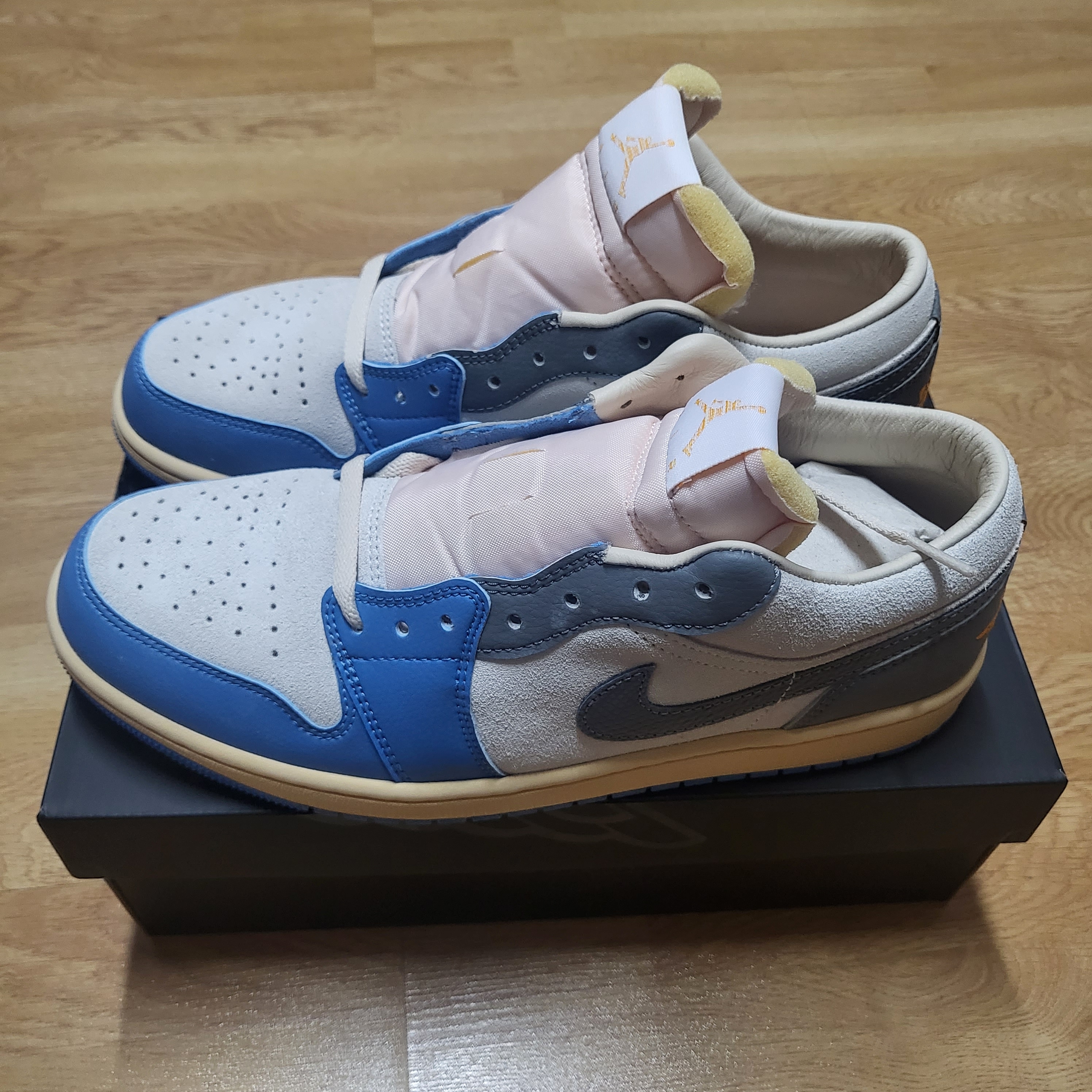 Jordan 1 Low SE Tokyo 96 착용 스타일 - 3