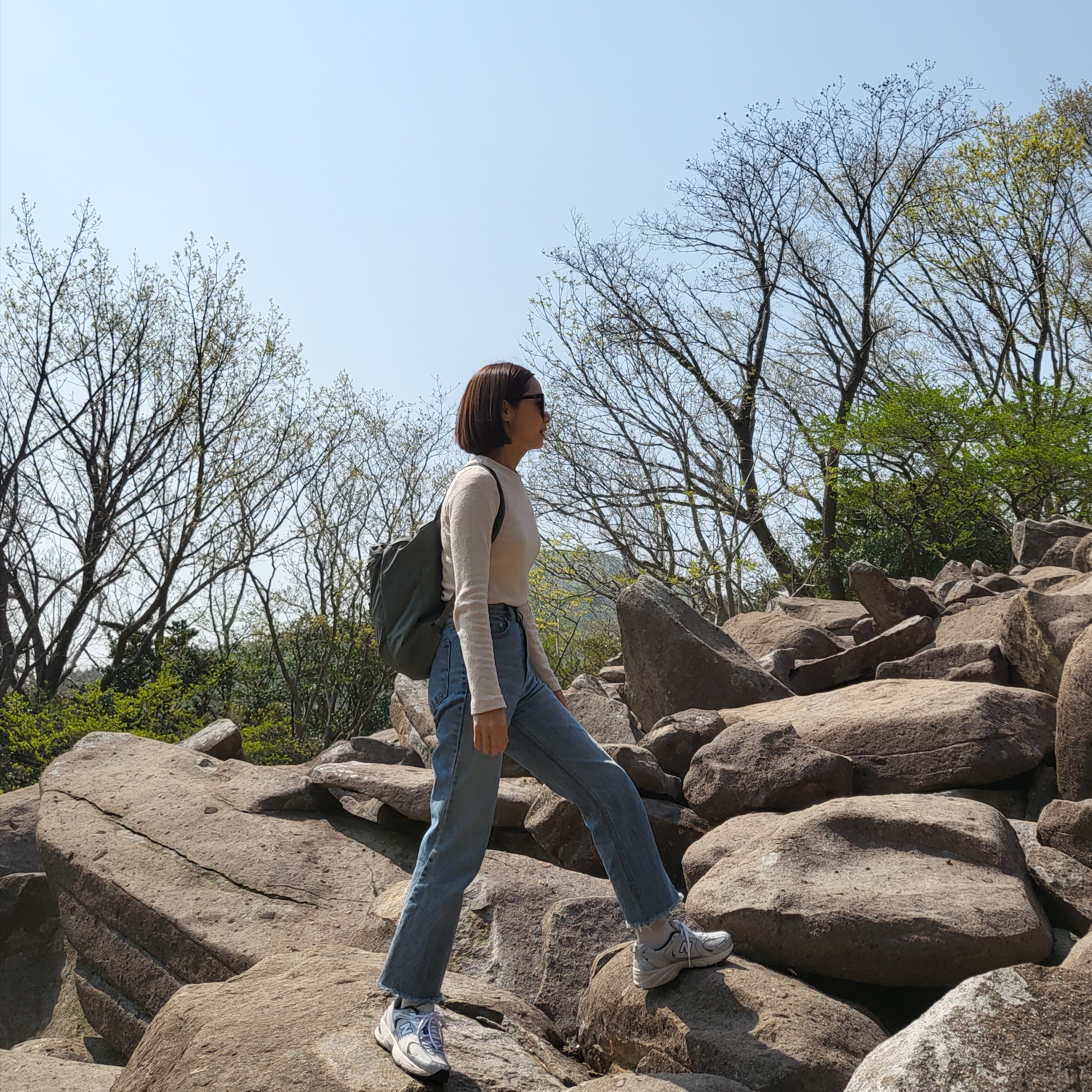 Arc'teryx Heliad 10 Backpack Forage, New Balance 530 Steel Grey 착용 스타일 - 1