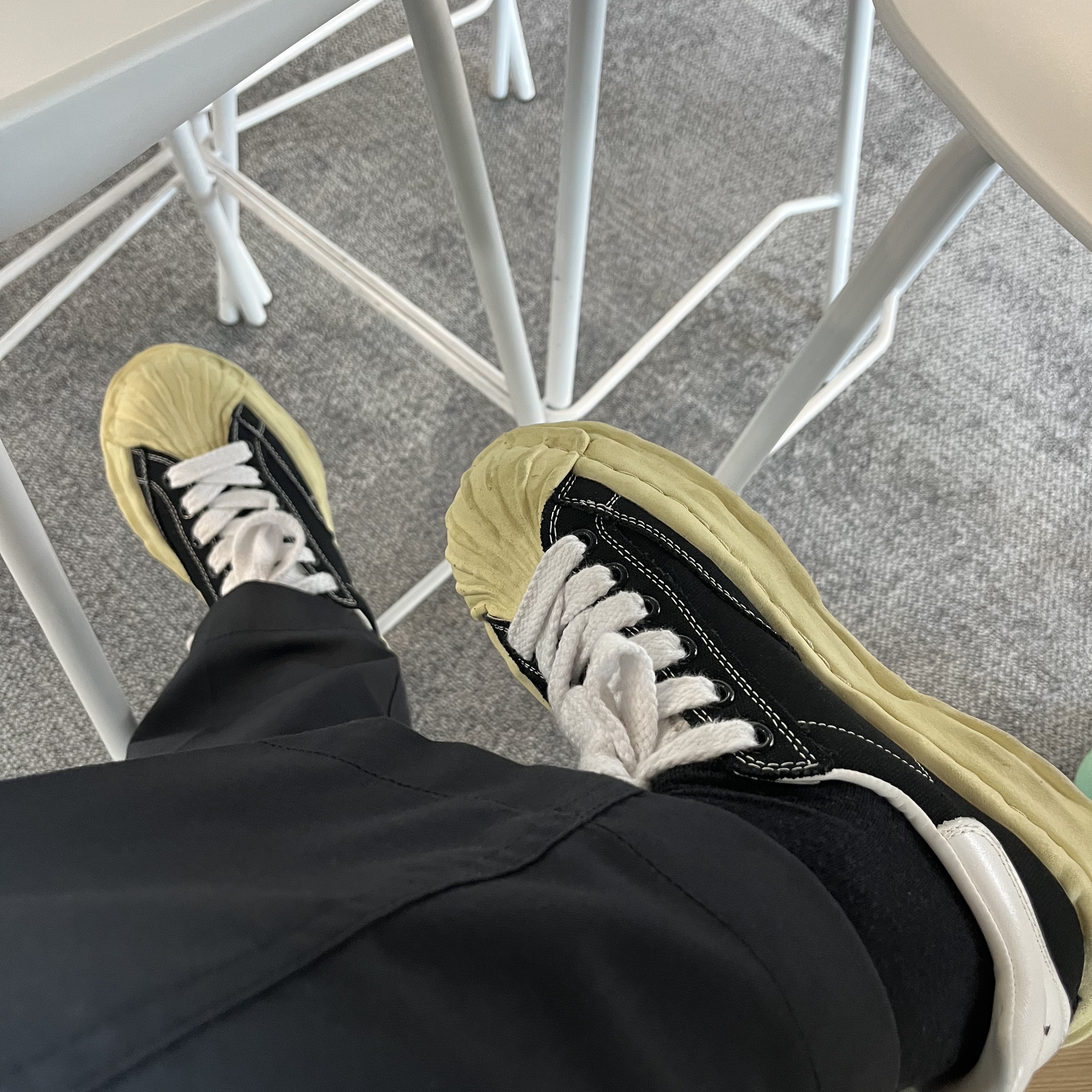 Maison Mihara Yasuhiro Blakey VL OG Sole Canvas Low-top Sneakers Black 착용 스타일