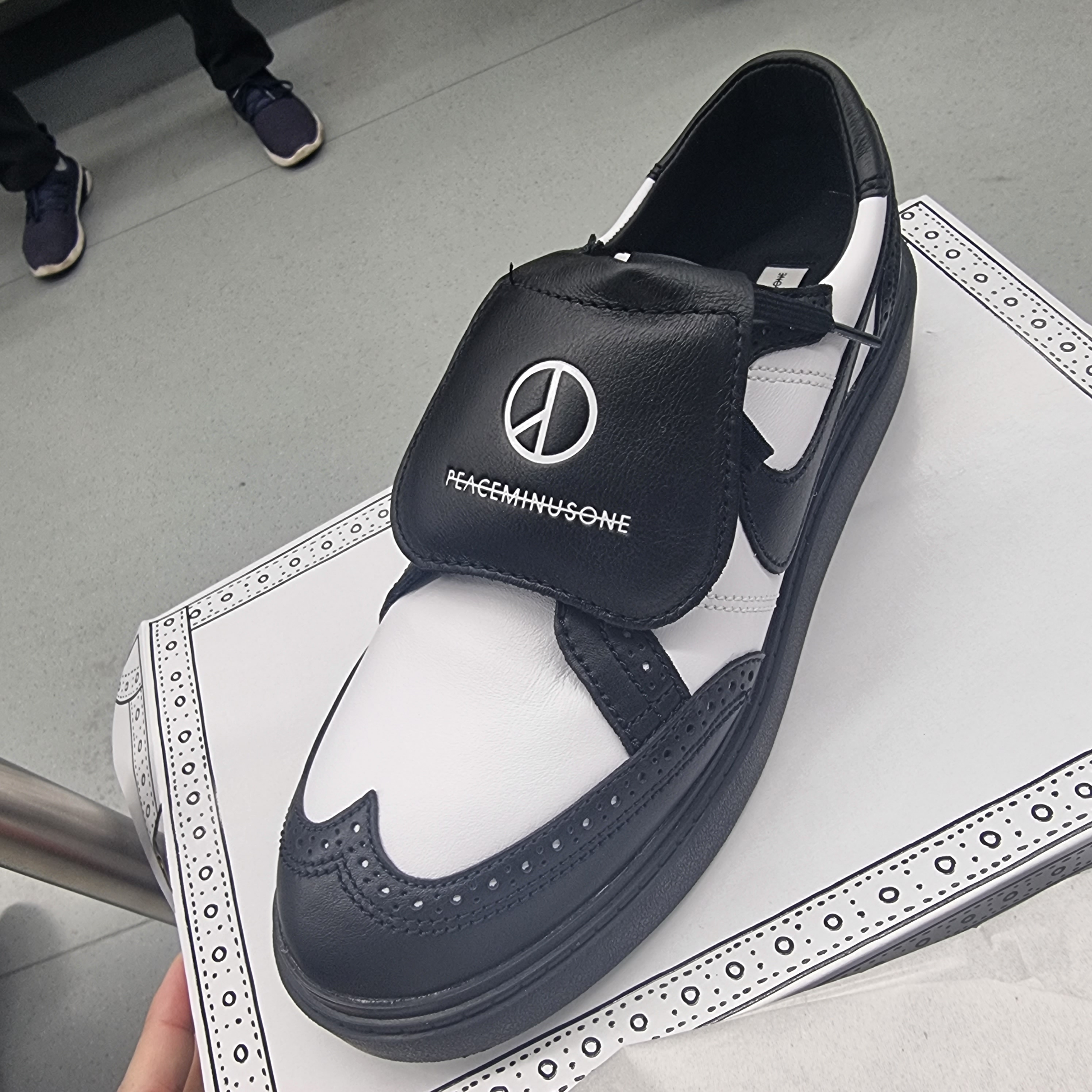 Nike x Peaceminusone Kwondo1 Black and White 착용 스타일