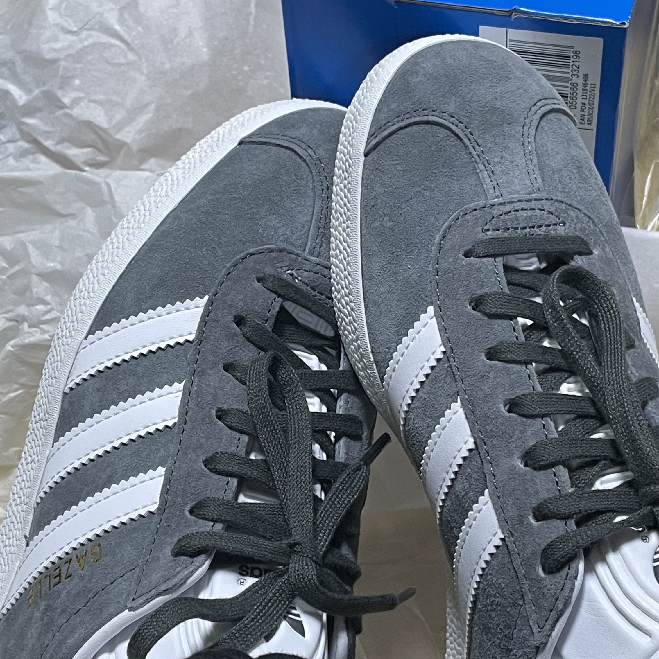 Adidas Gazelle Solid Grey 착용 스타일 - 1