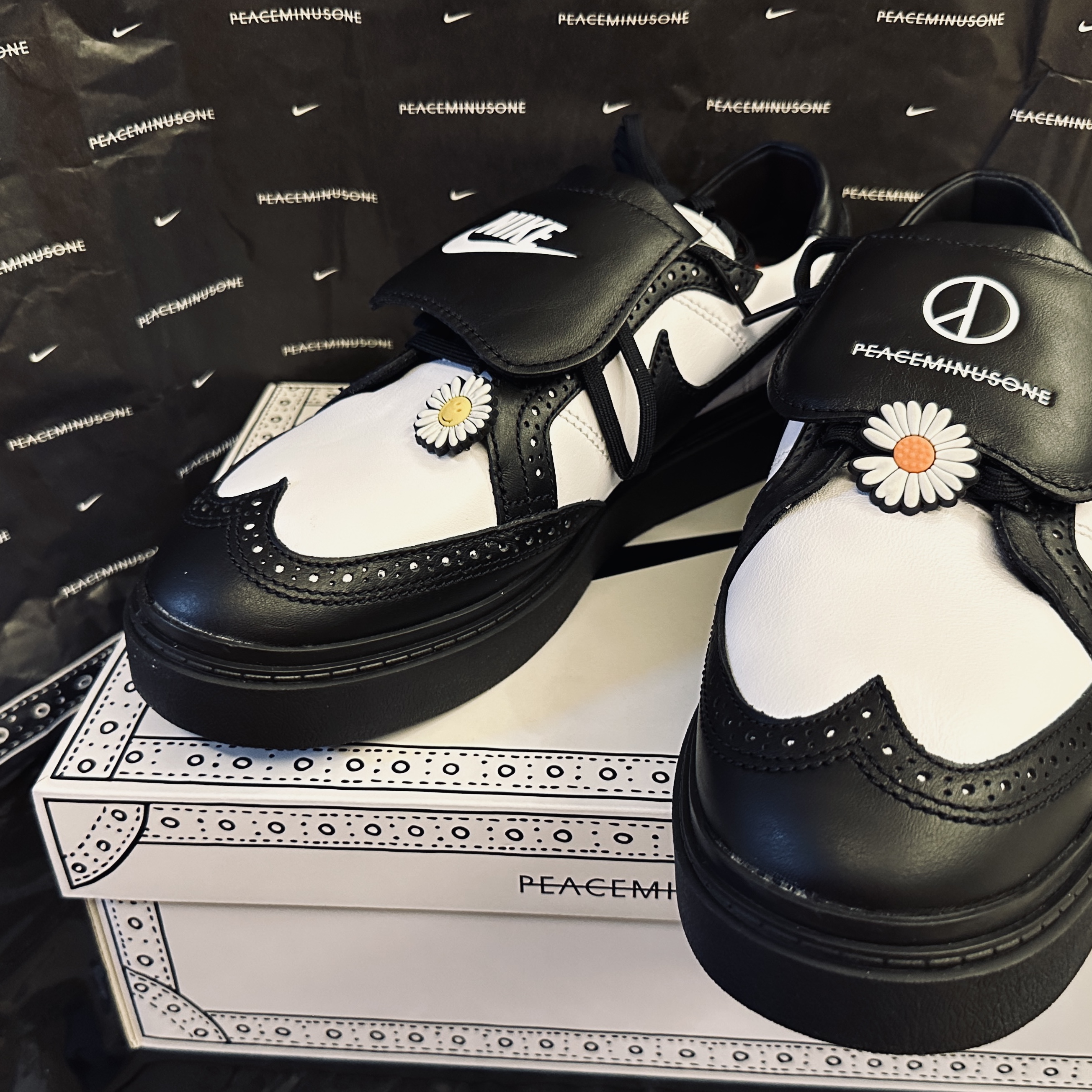 Nike x Peaceminusone Kwondo1 Black and White 착용 스타일 - 1