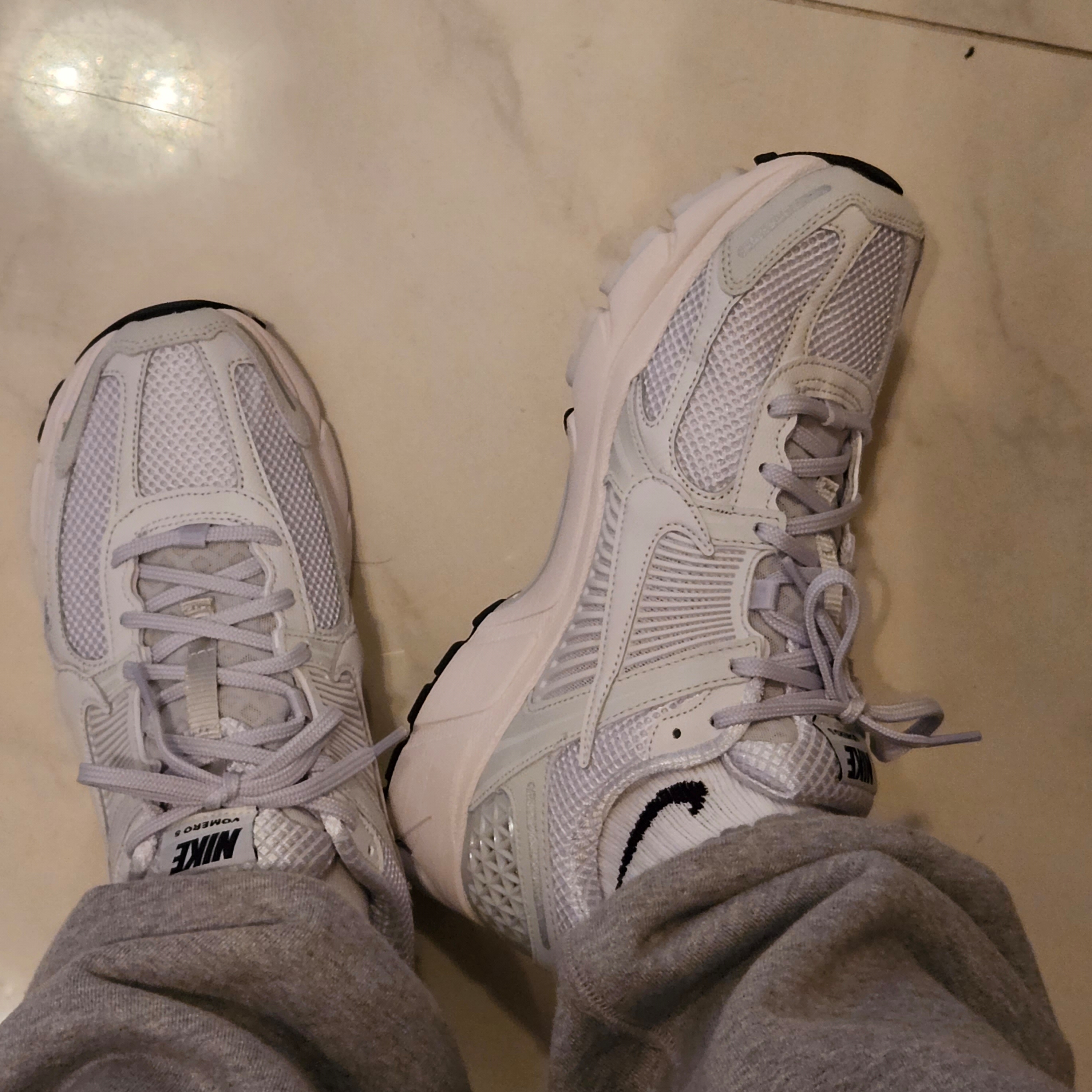 Nike Zoom Vomero 5 SP Vast Grey 2023 착용 스타일 - 2