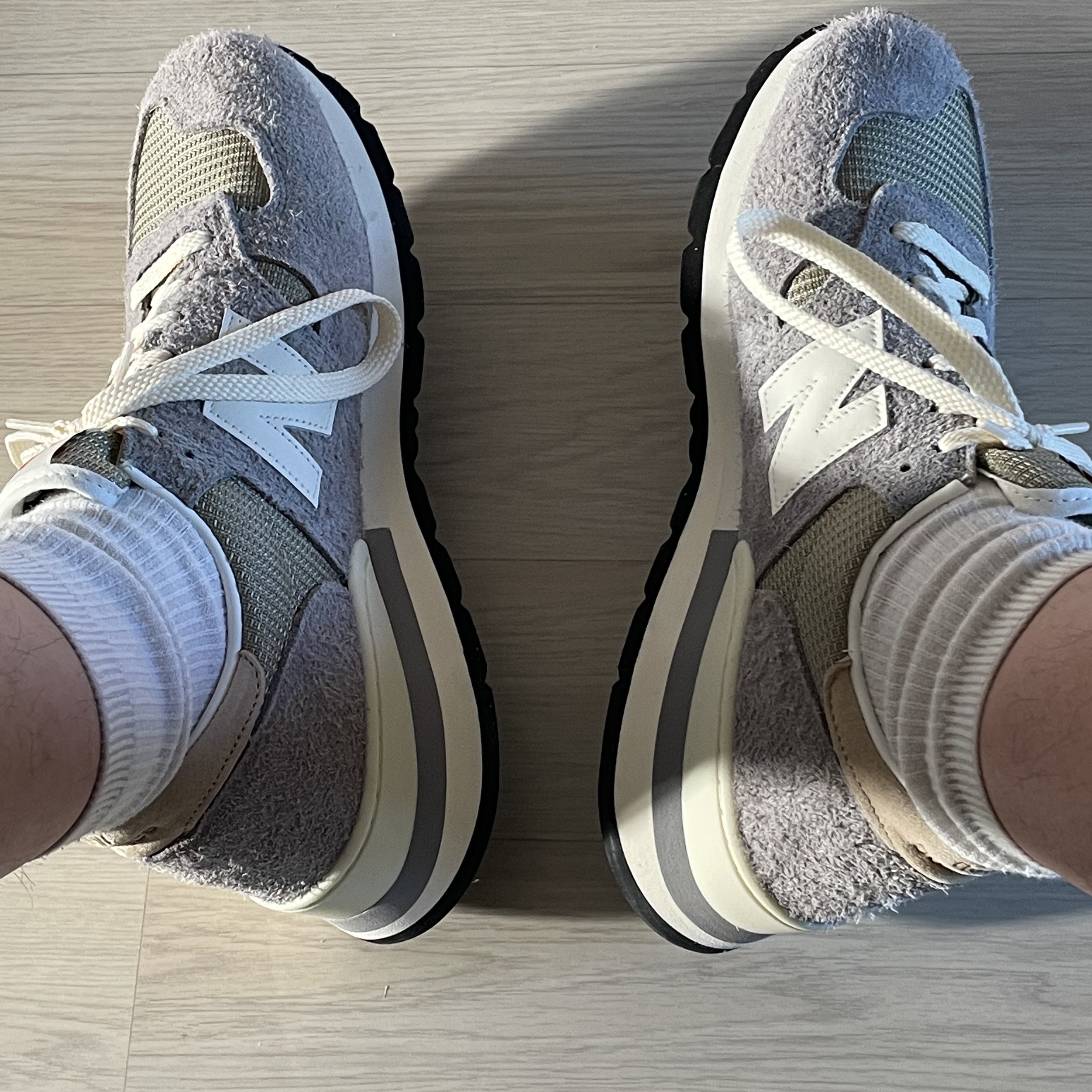New Balance 990v1 Made in USA Marblehead Incense 착용 스타일 - 4