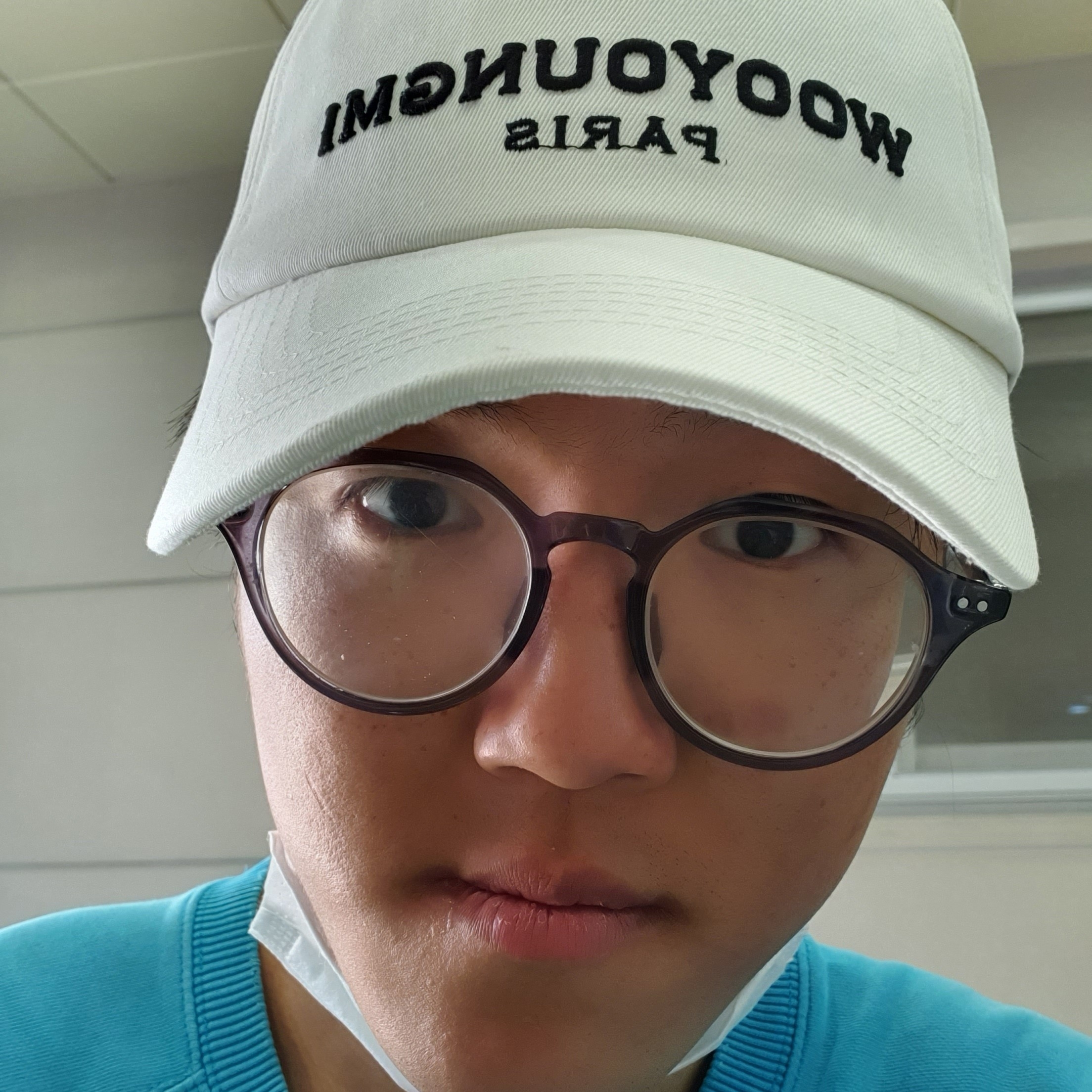 Wooyoungmi Embroidered Ball Cap White - 23SS 착용 스타일