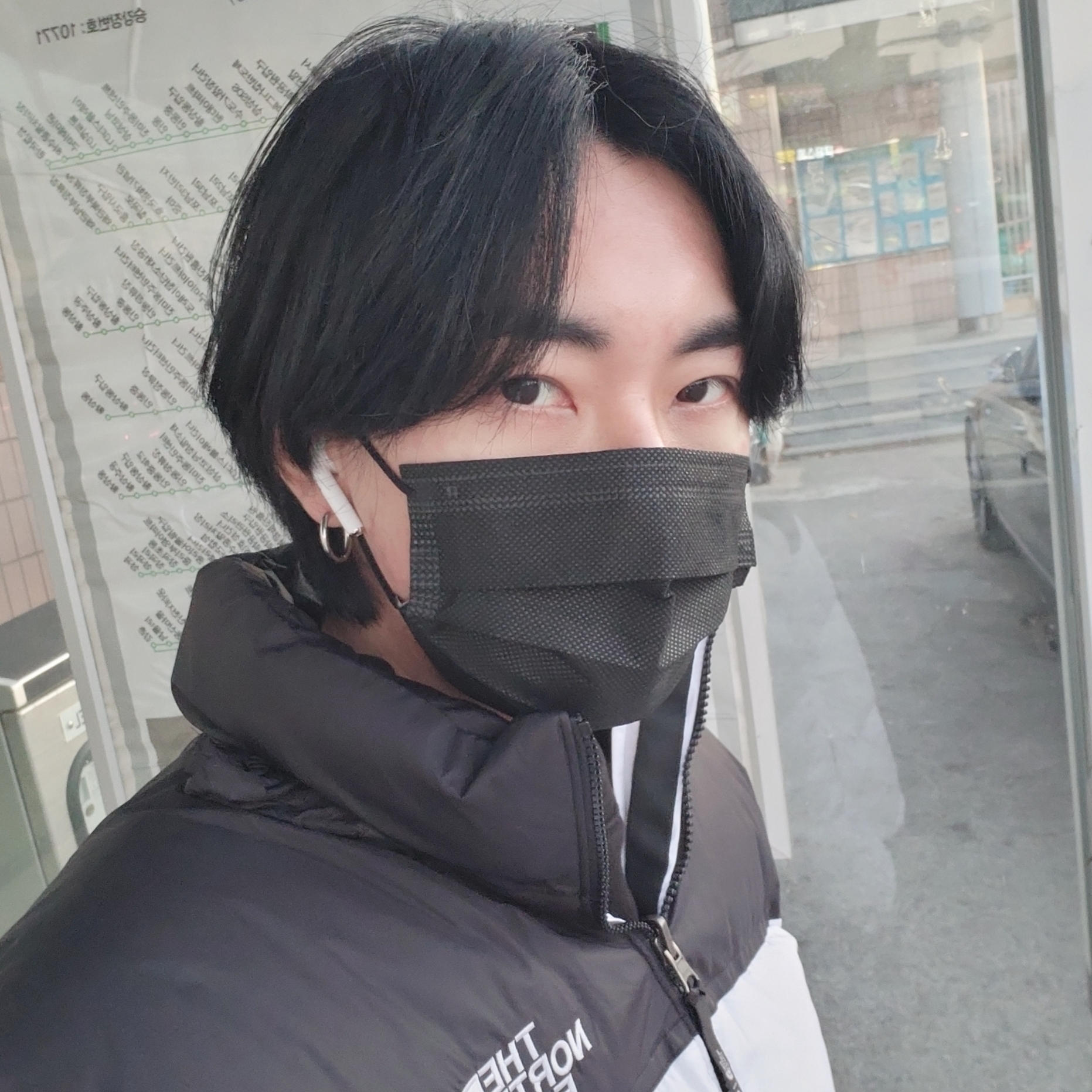 The North Face 1996 Eco Nuptse Jacket White 착용 스타일