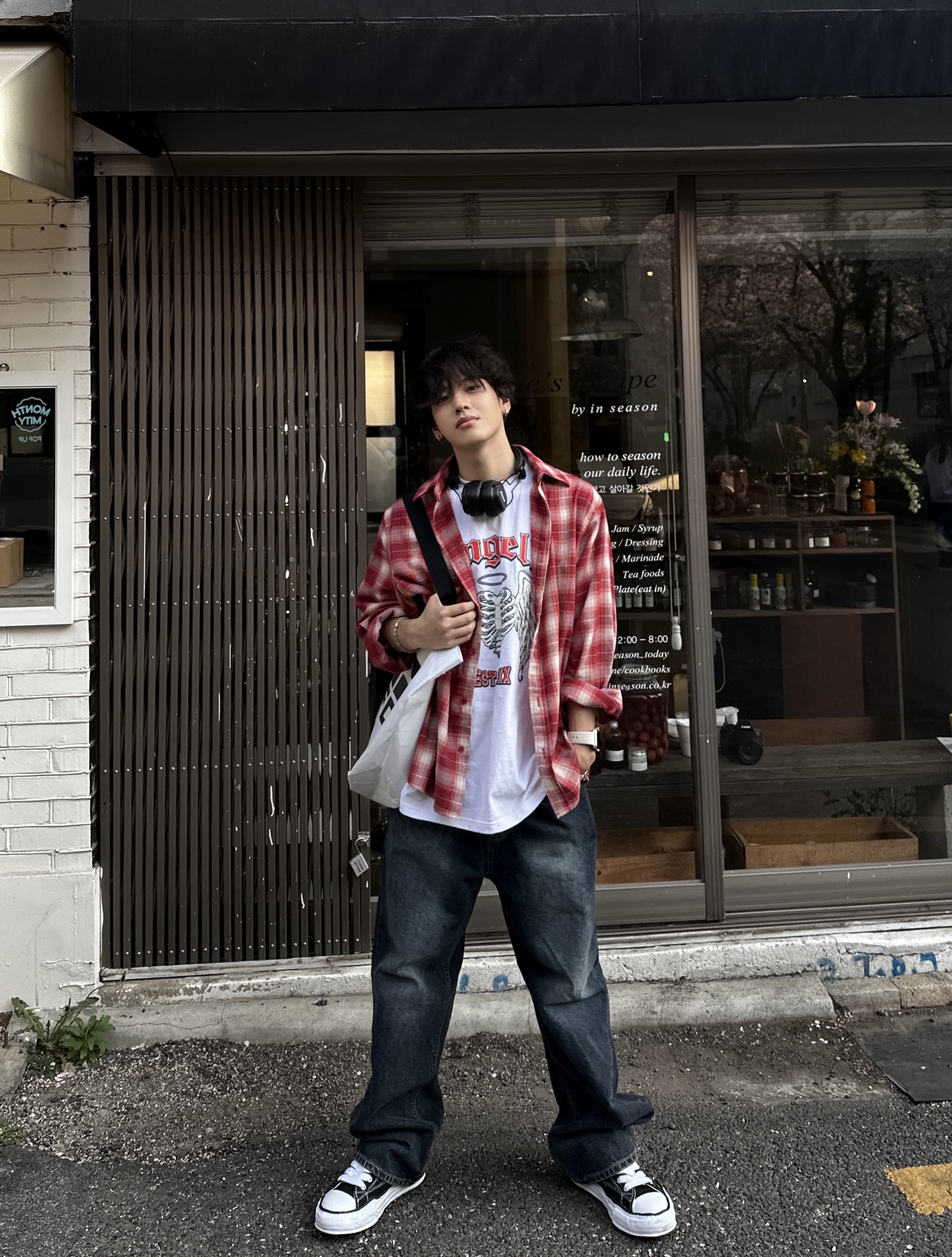 Maison Mihara Yasuhiro Peterson OG Sole Canvas Low Sneakers Black 착용 스타일 - 4