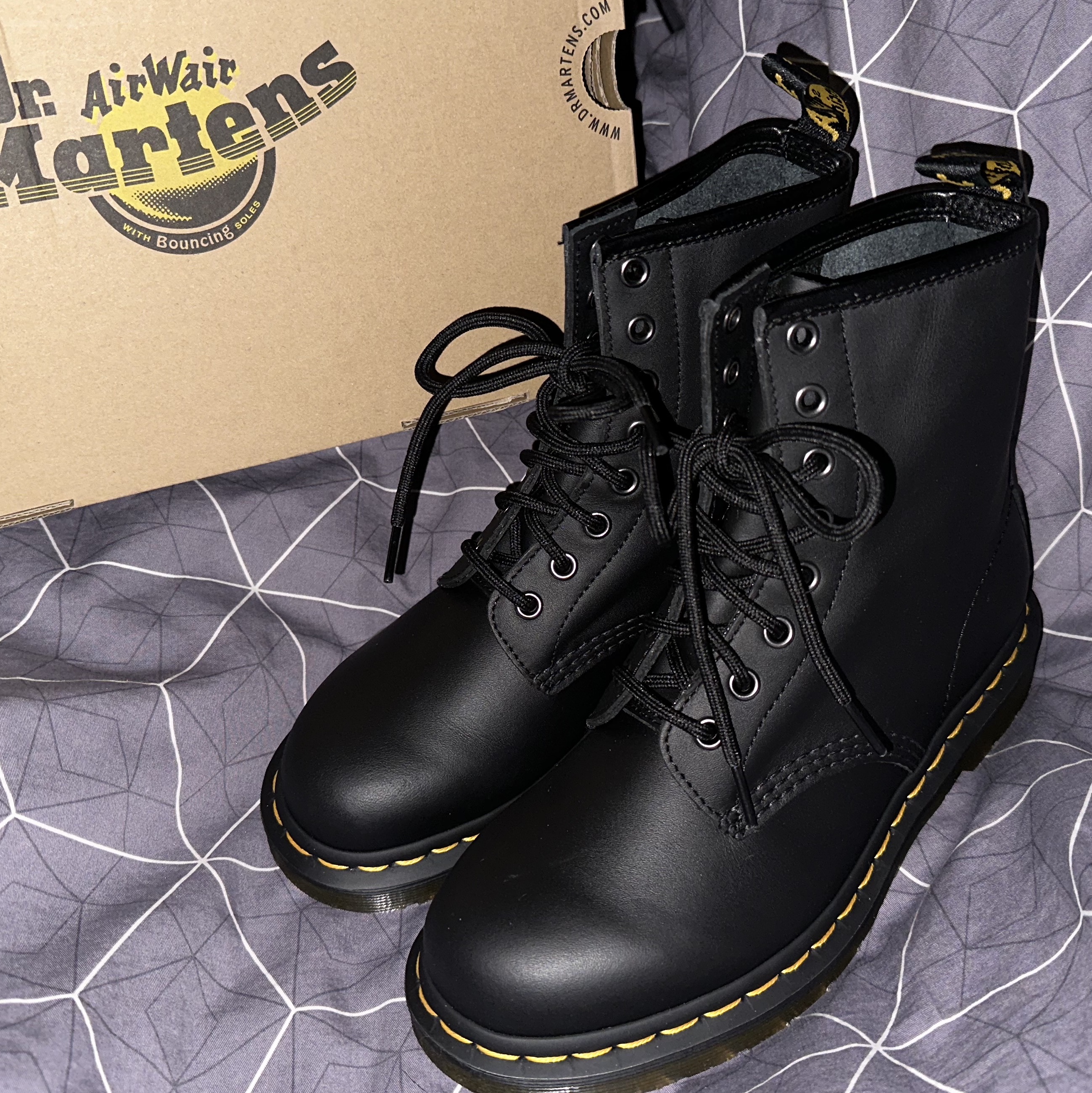 Dr. Martens 1460 Nappa Leather Lace Up Boots Black 착용 스타일