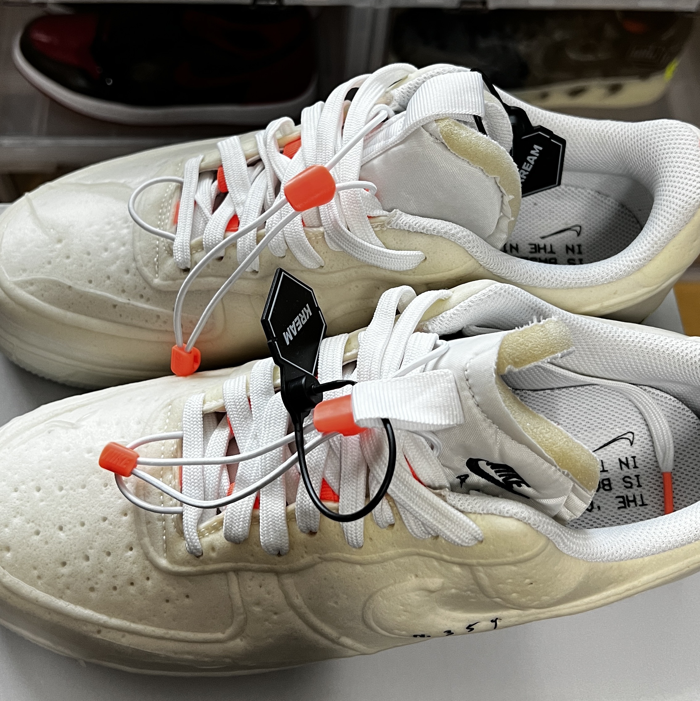 Nike Air Force 1 Experimental Sail 착용 스타일 - 3
