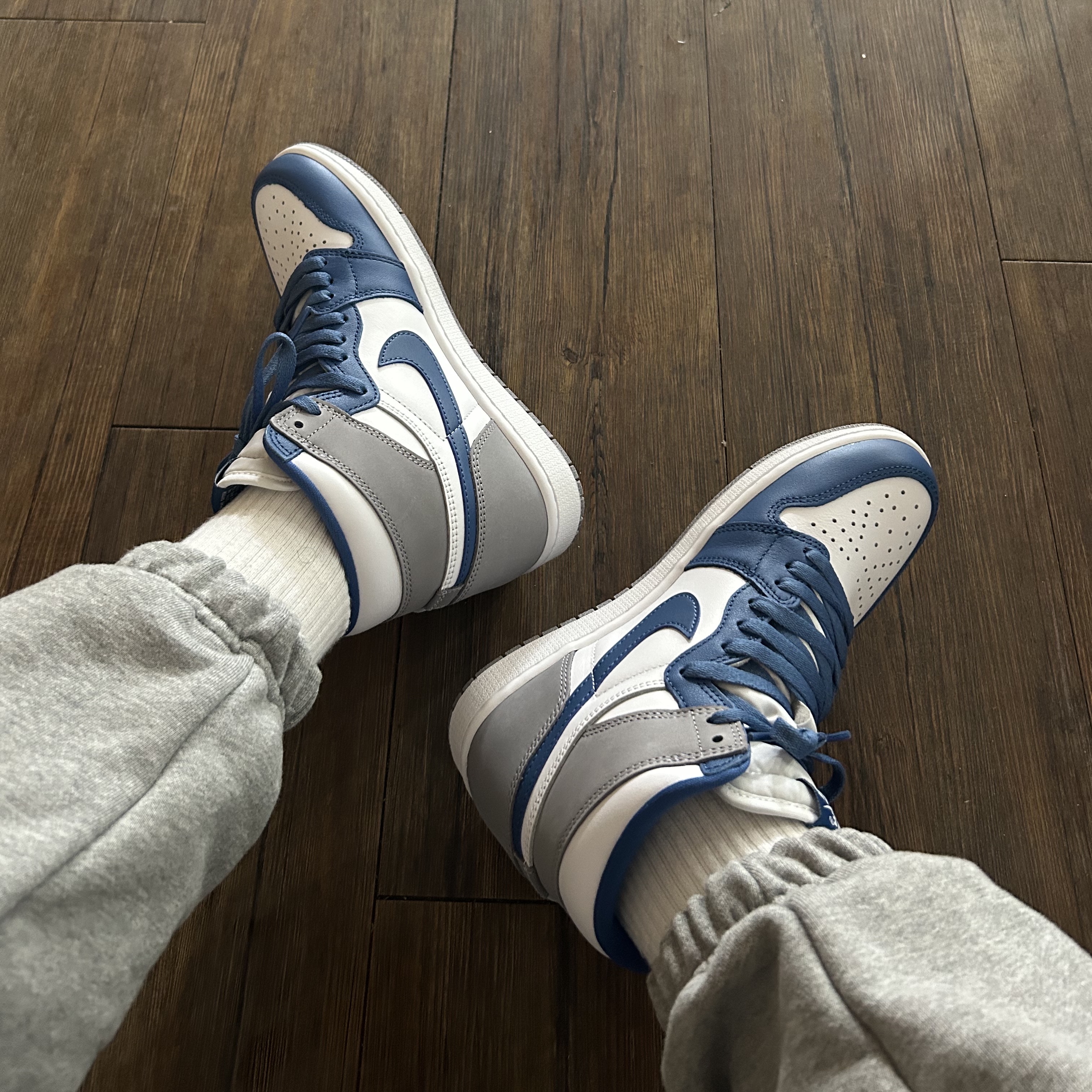 Jordan 1 Retro High OG True Blue 착용 스타일