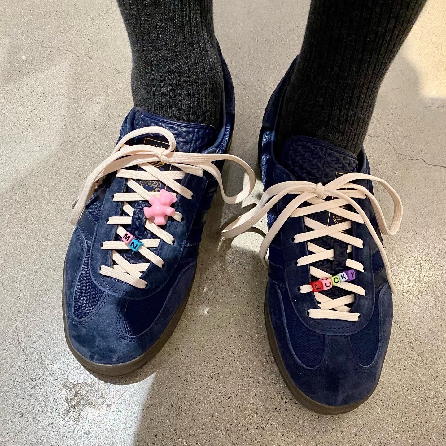 Adidas Gazelle Indoor Collegiate Navy 착용 스타일 - 2