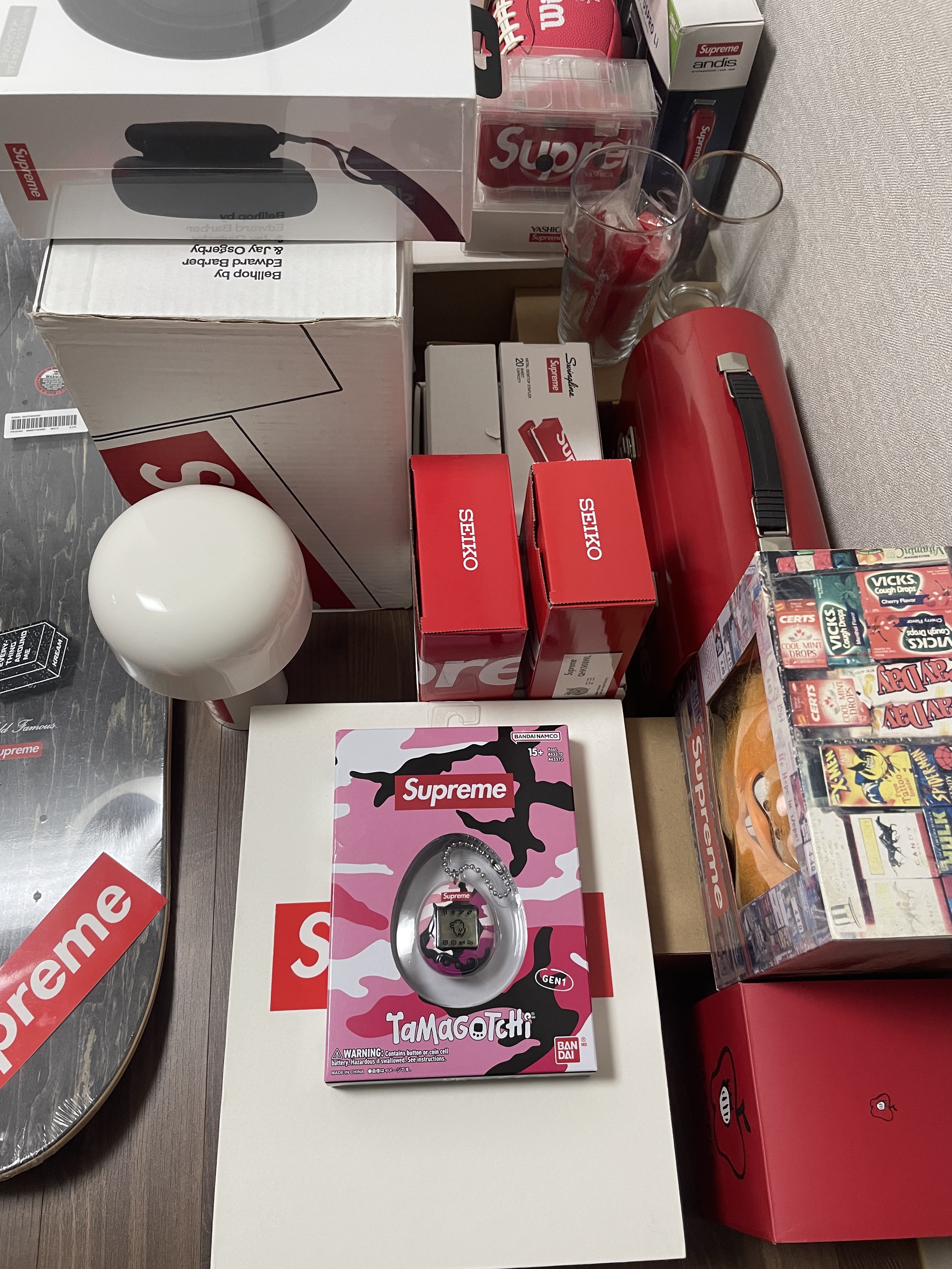 Supreme Tamagotchi Pink - 23SS 착용 스타일 - 1